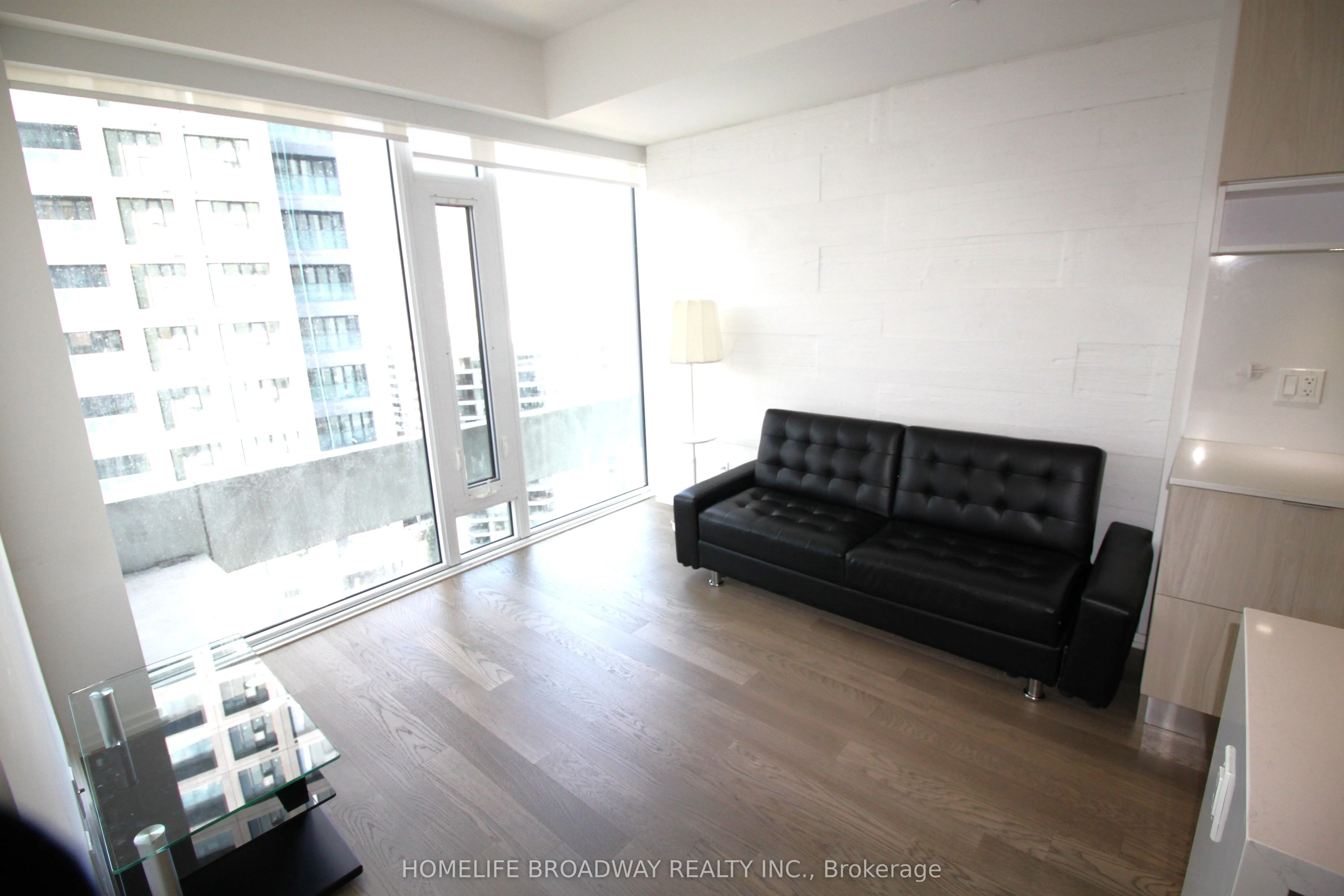 5 Soudan Avenue, #2210