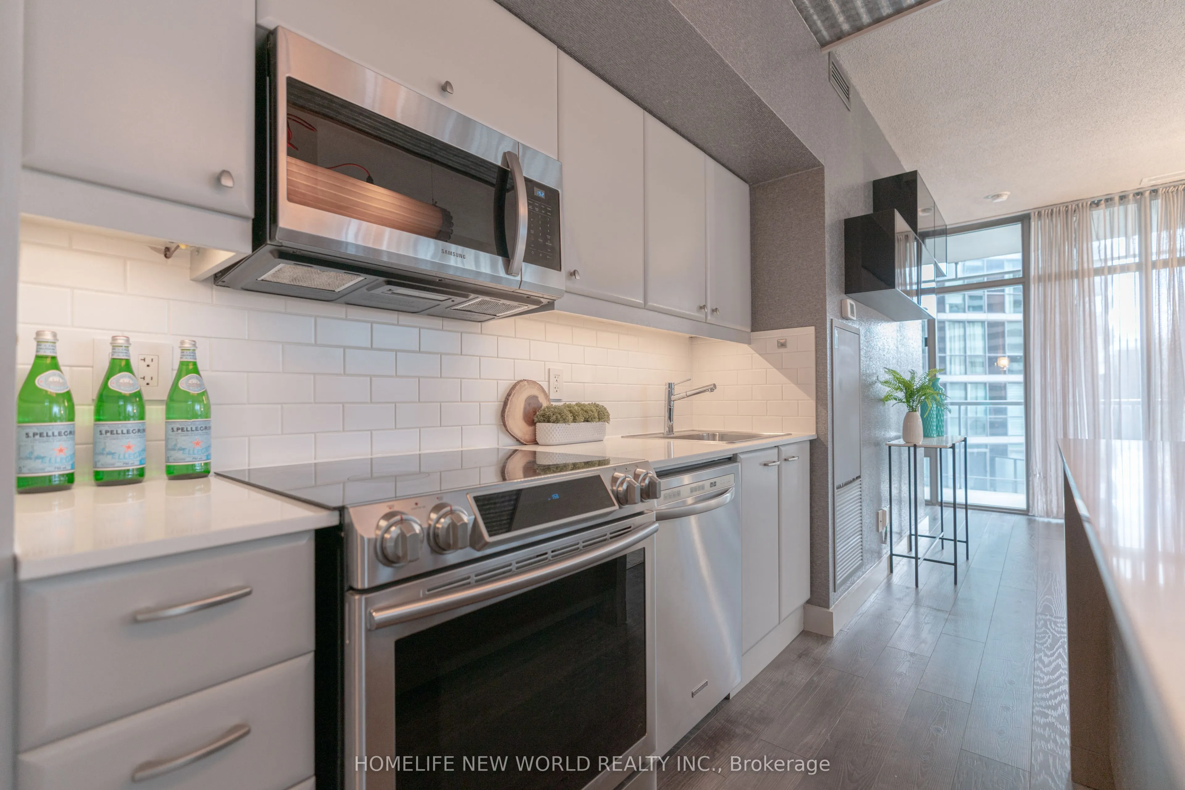 33 Charles Street E, #703