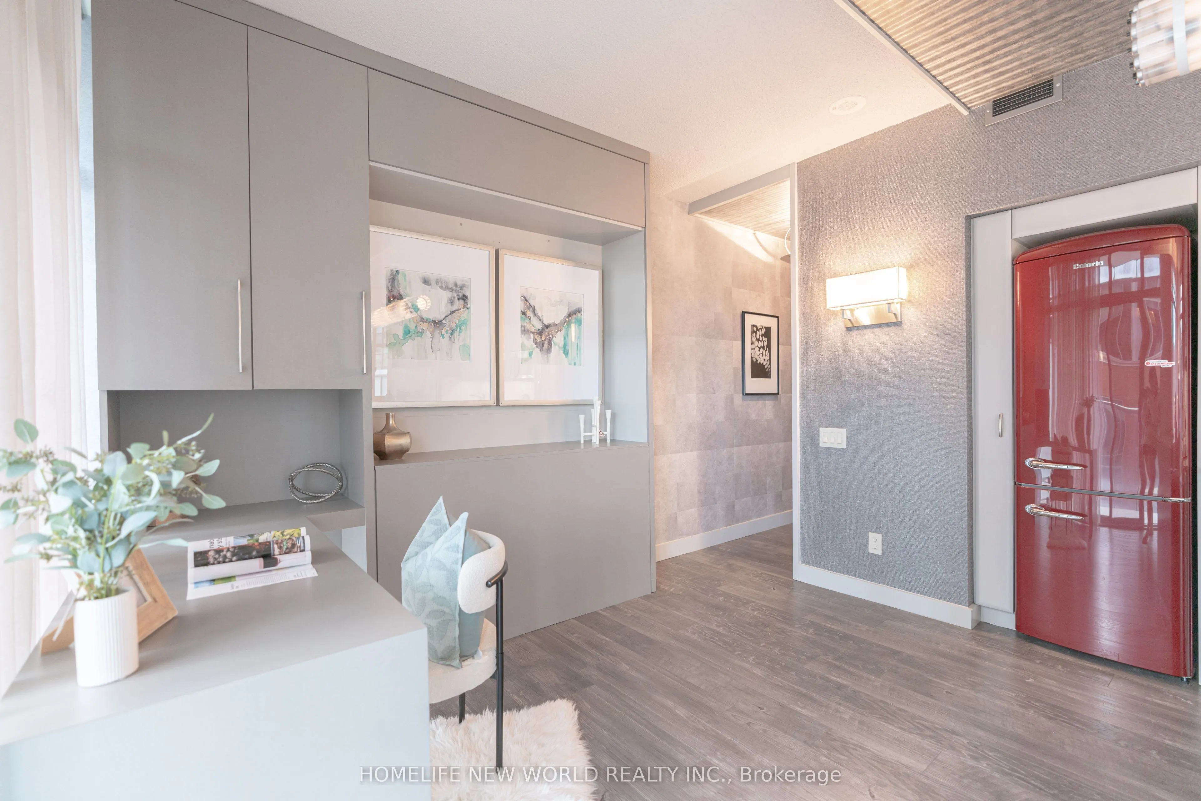 33 Charles Street E, #703