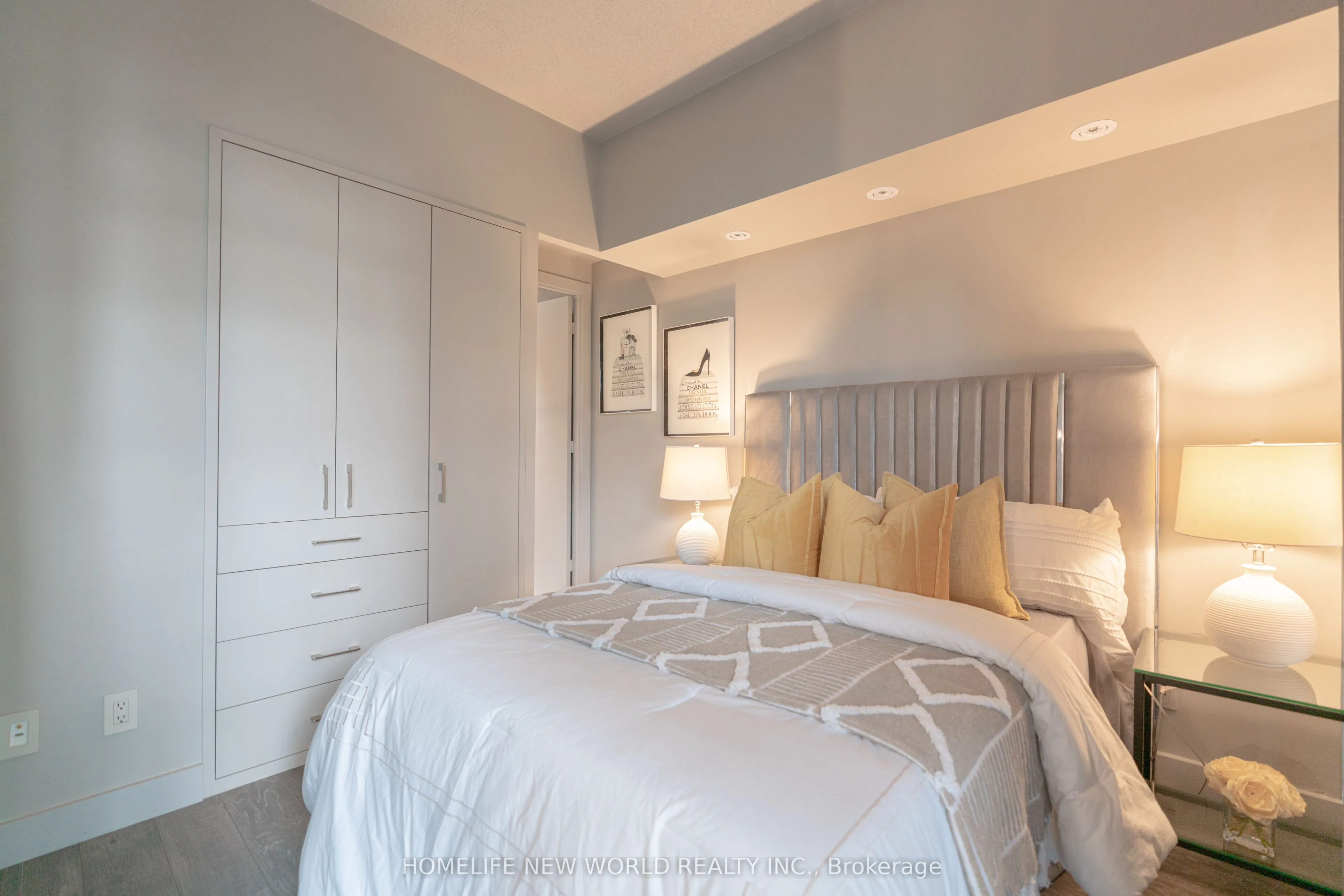33 Charles Street E, #703