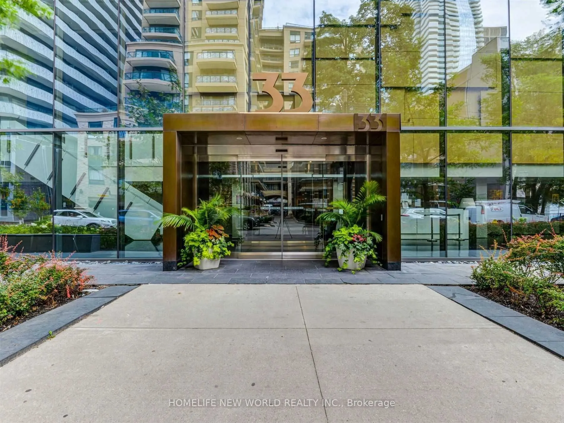 33 Charles Street E, #703