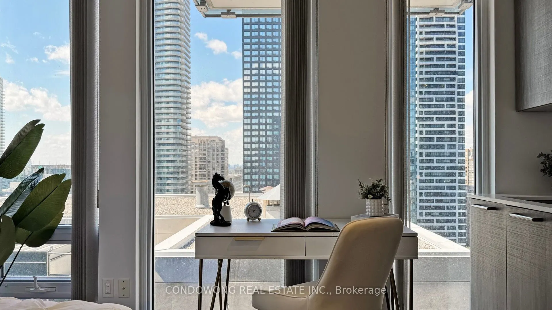 28 Wellesley Street E, #2610