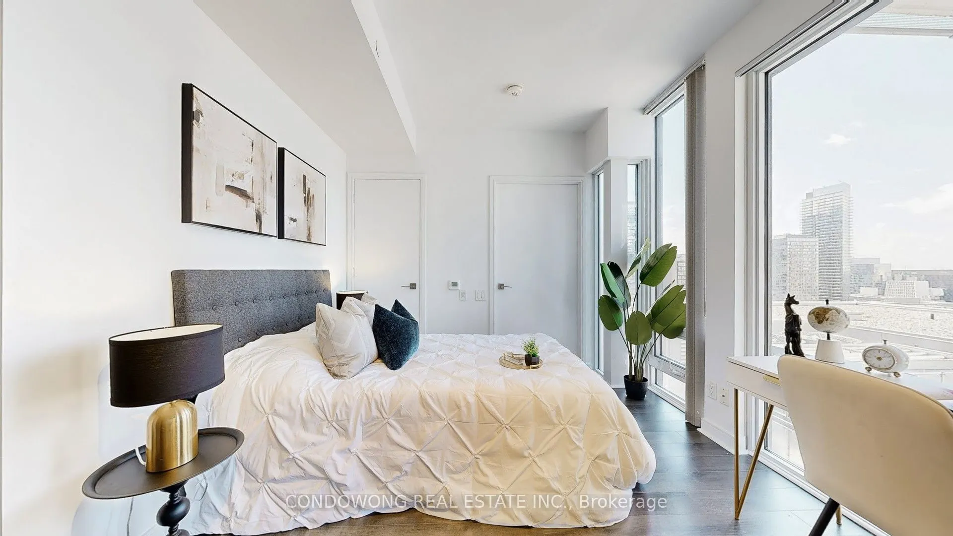 28 Wellesley Street E, #2610