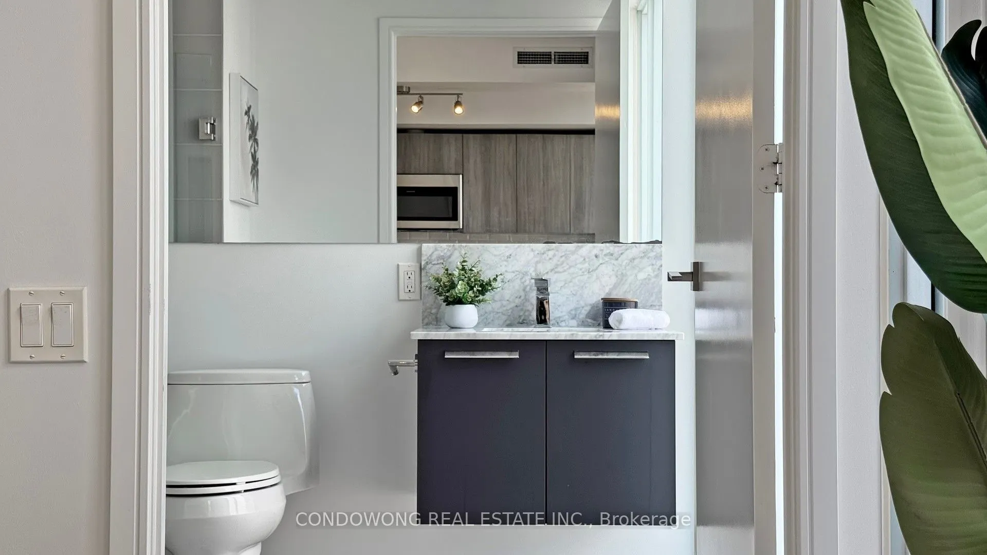 28 Wellesley Street E, #2610