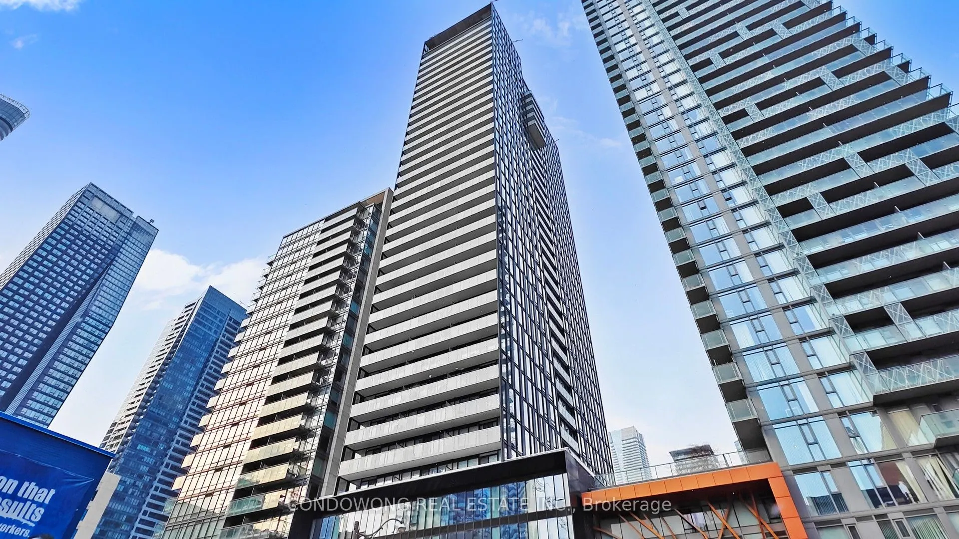 28 Wellesley Street E, #2610