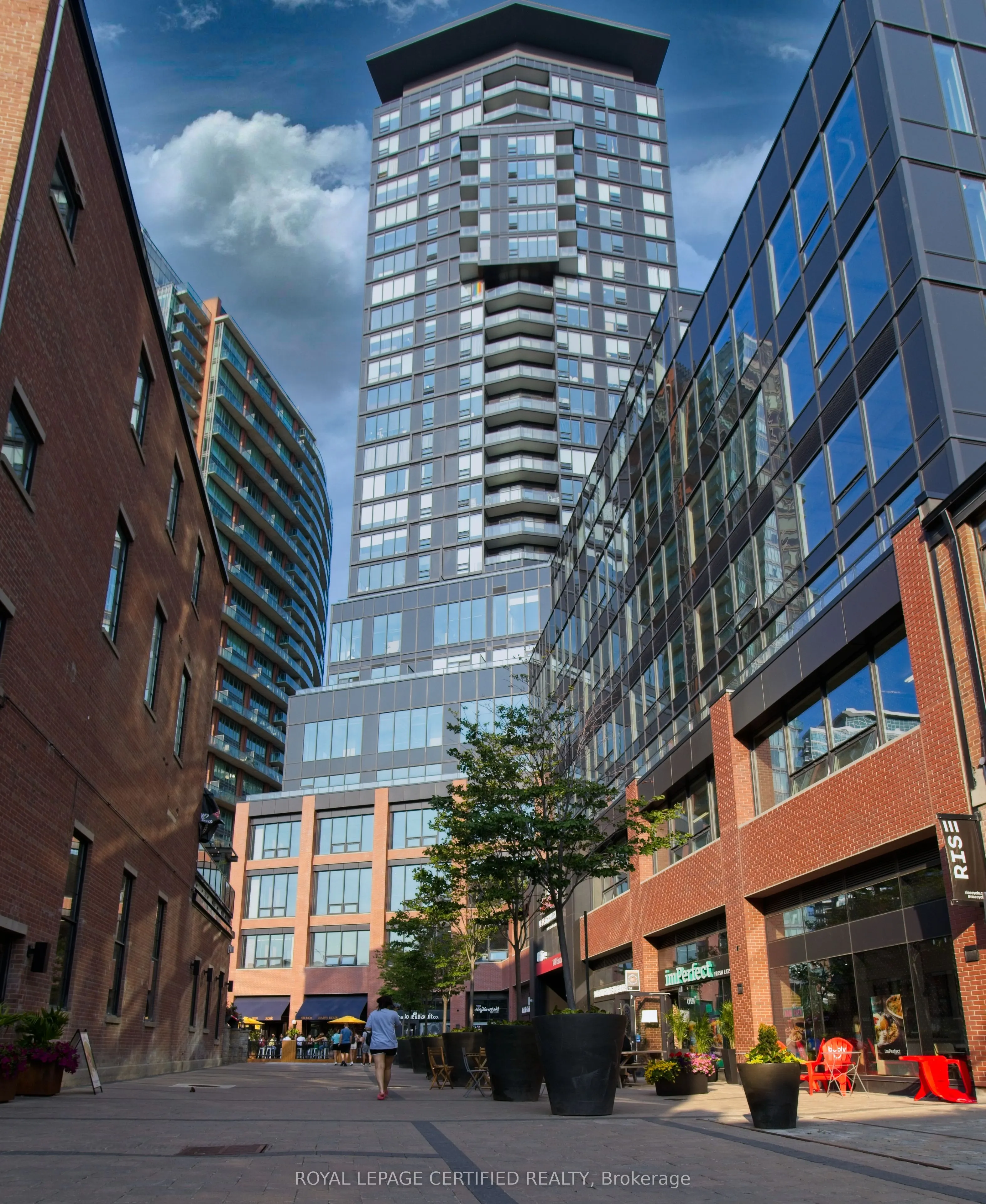 135 East Liberty Street, #806