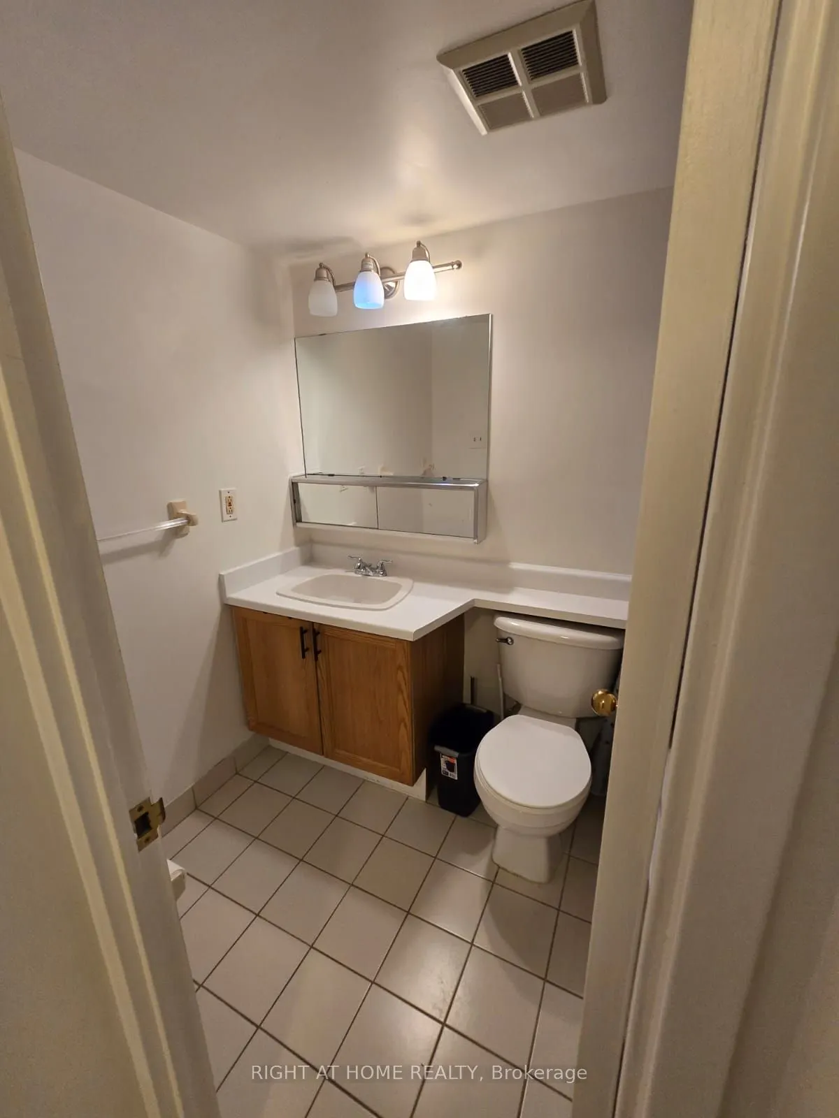 55 Centre Avenue, #704