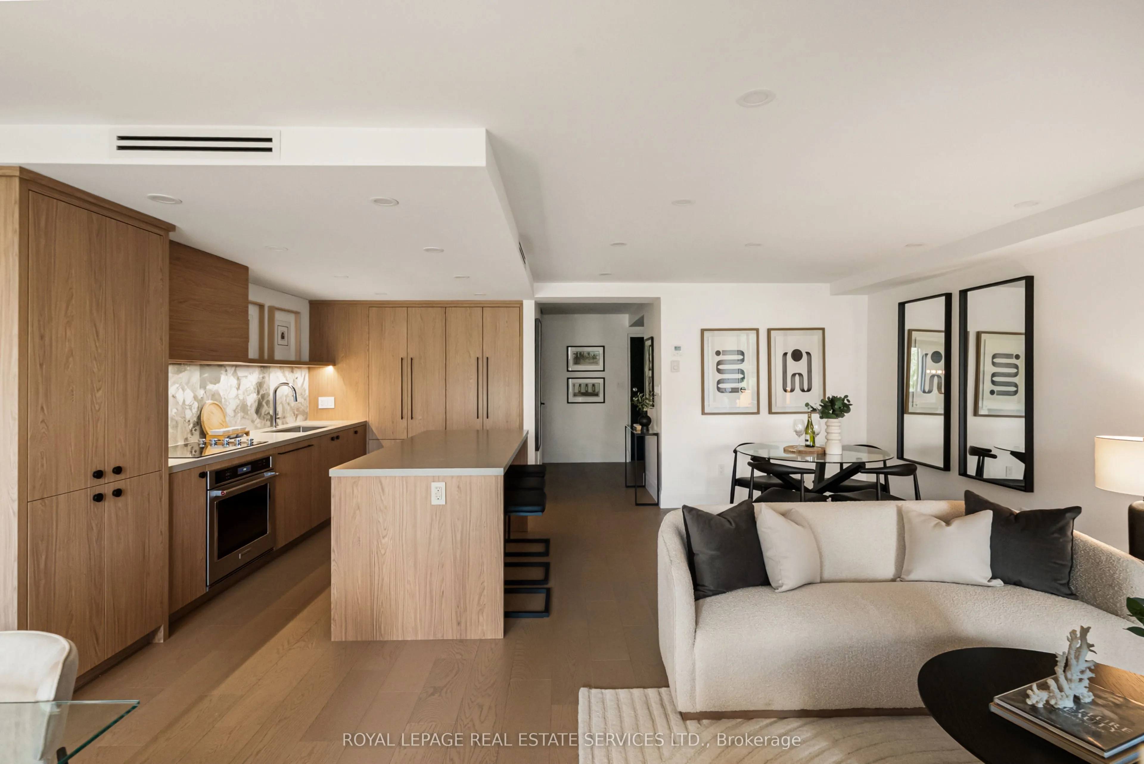 349 St.Clair Avenue W, #402