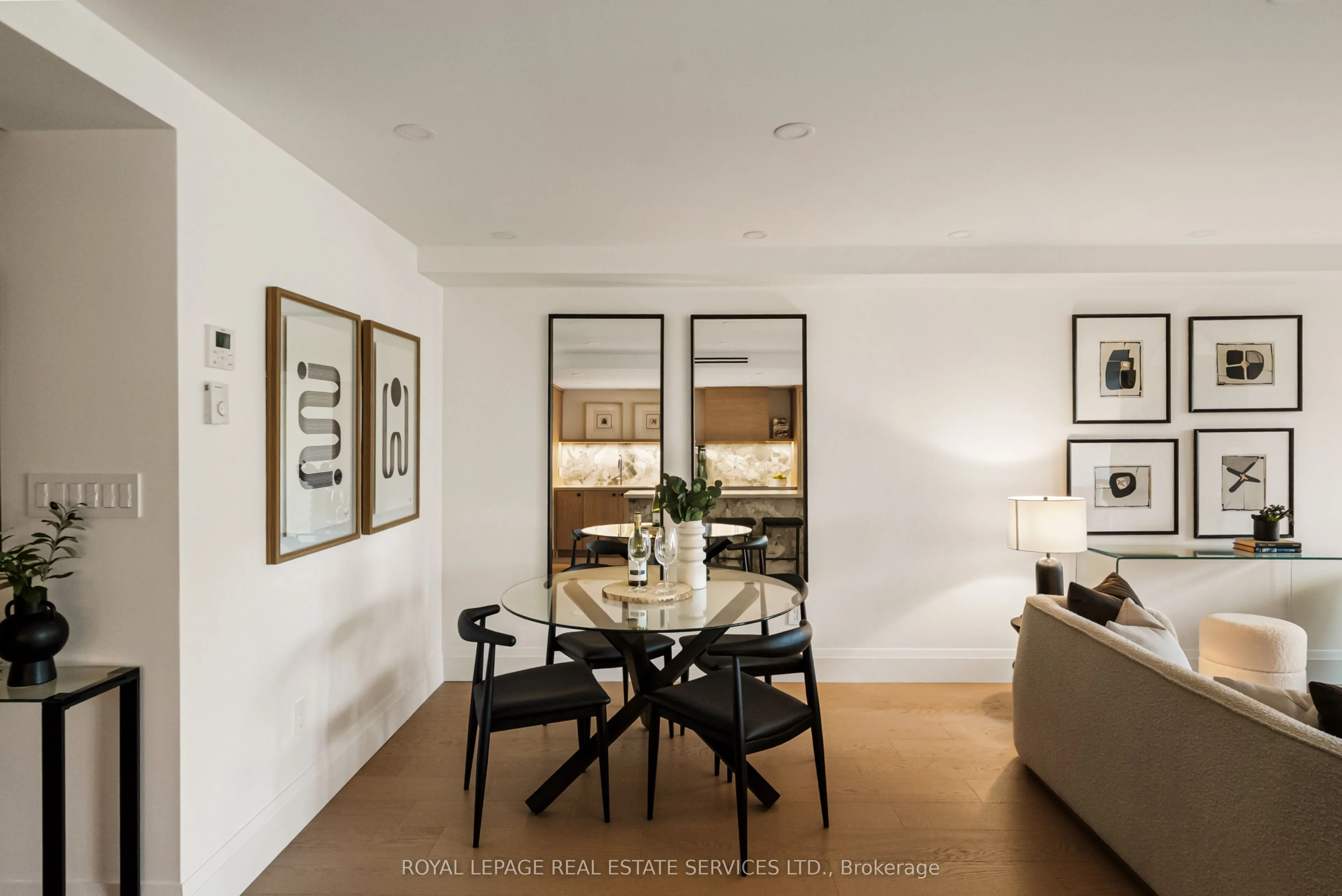 349 St.Clair Avenue W, #402