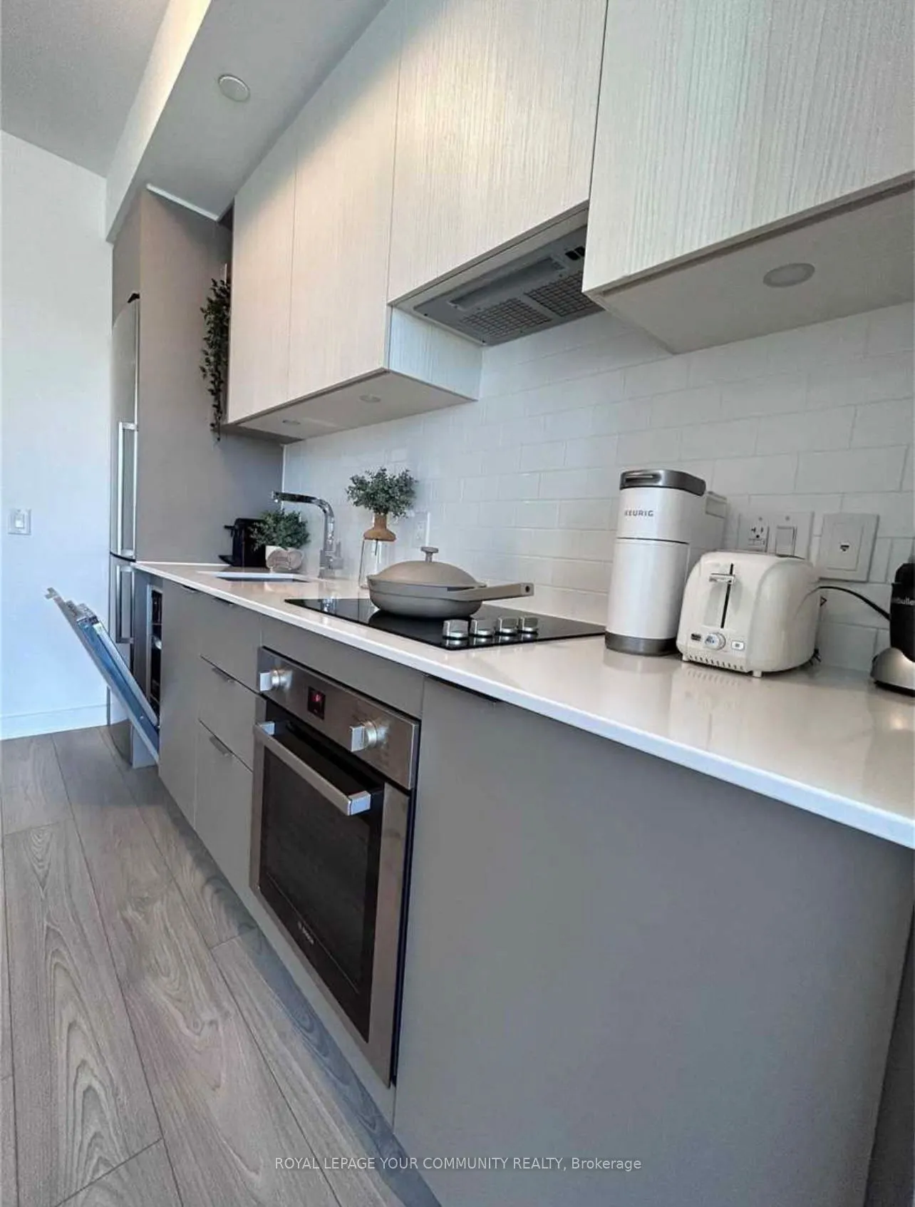 120 Parliament Street, #1401