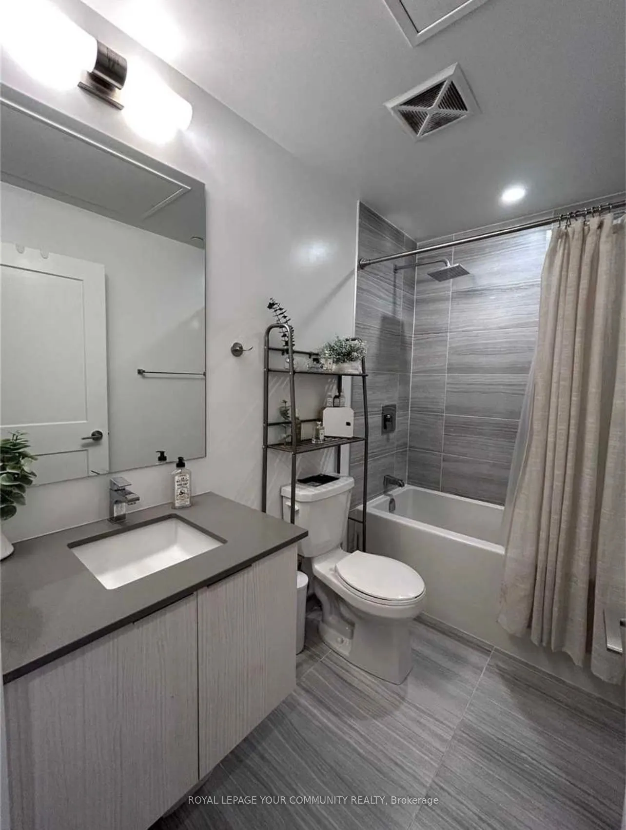 120 Parliament Street, #1401