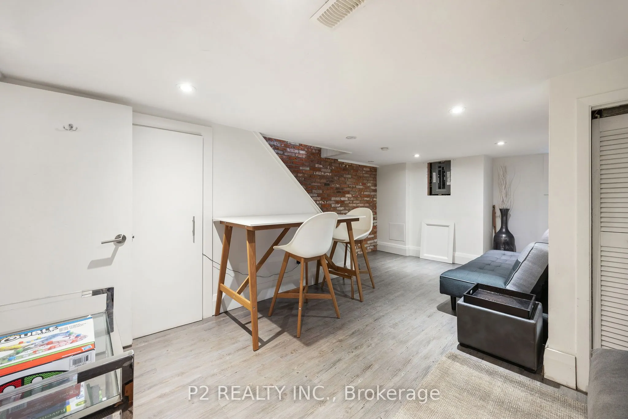 84 London Street, #206