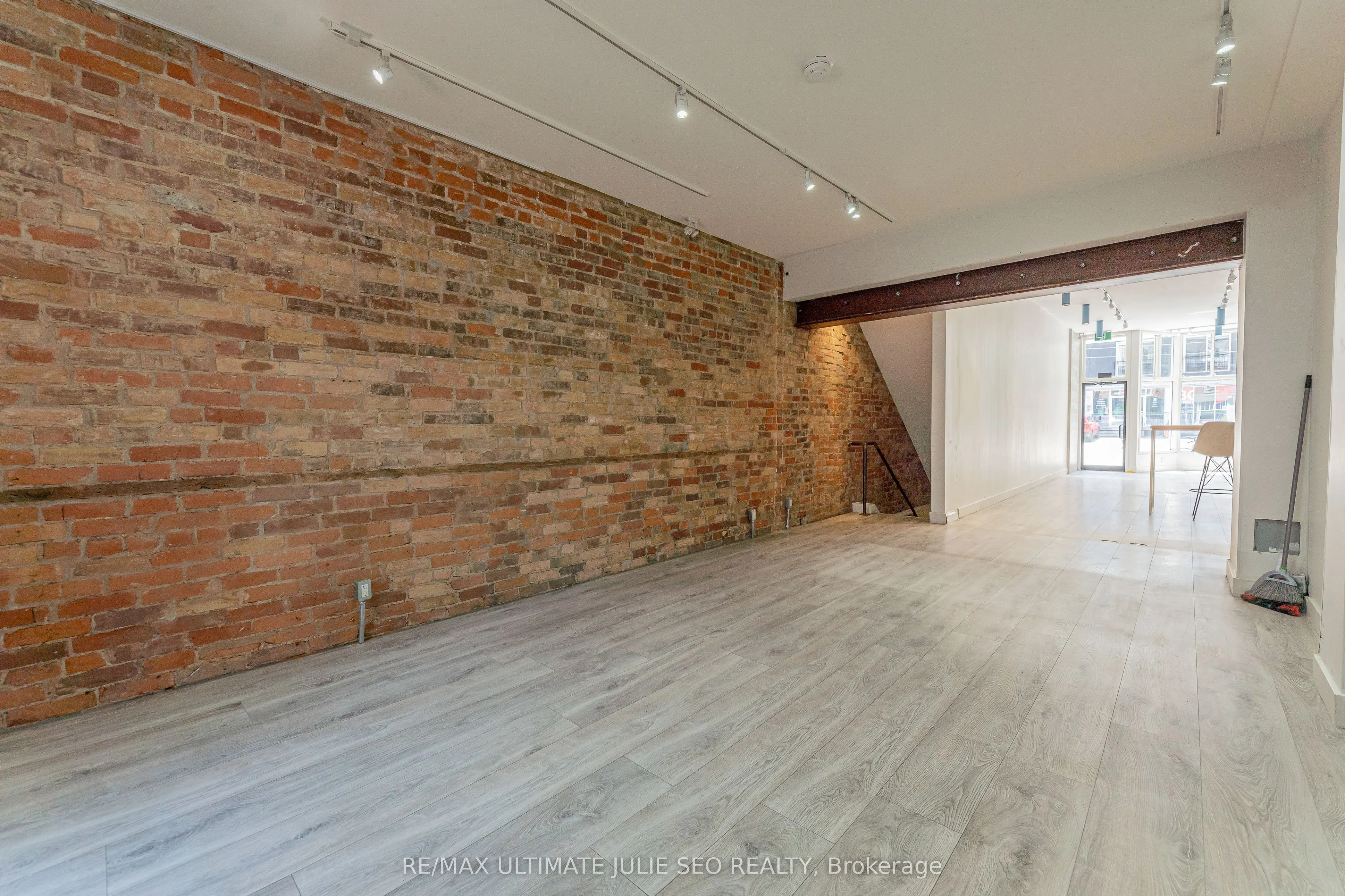 1164 Queen Street W