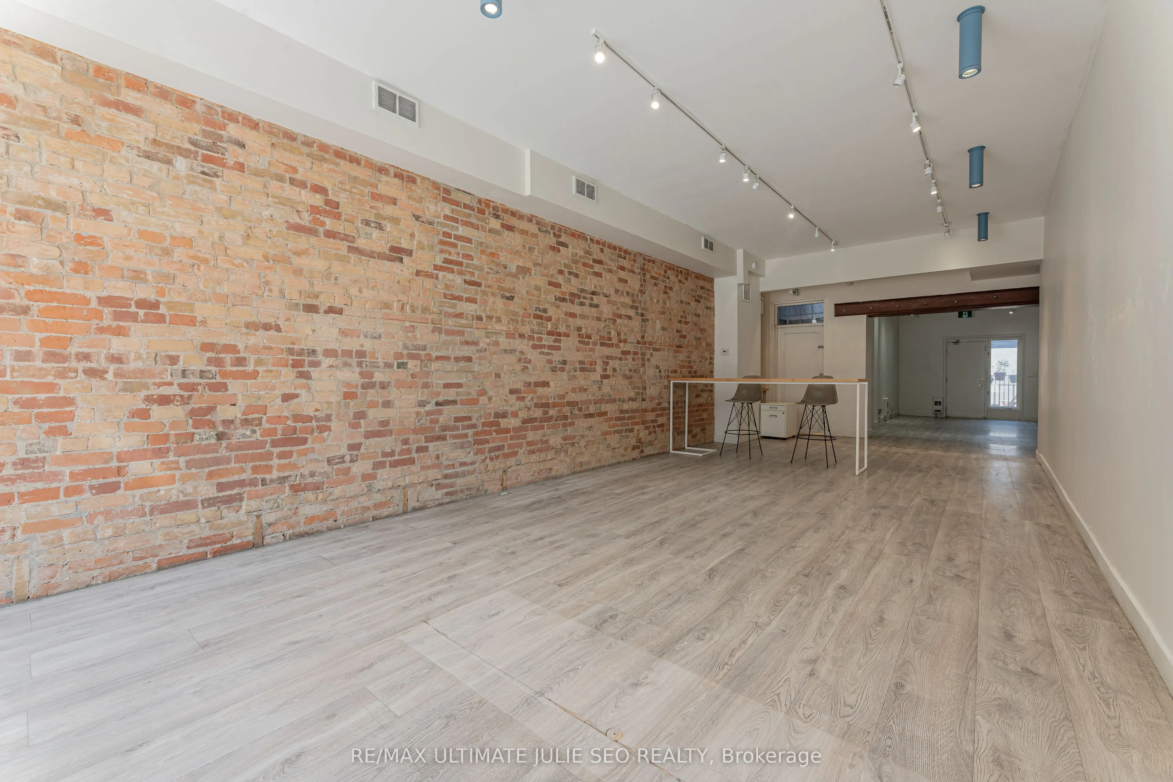 1164 Queen Street W