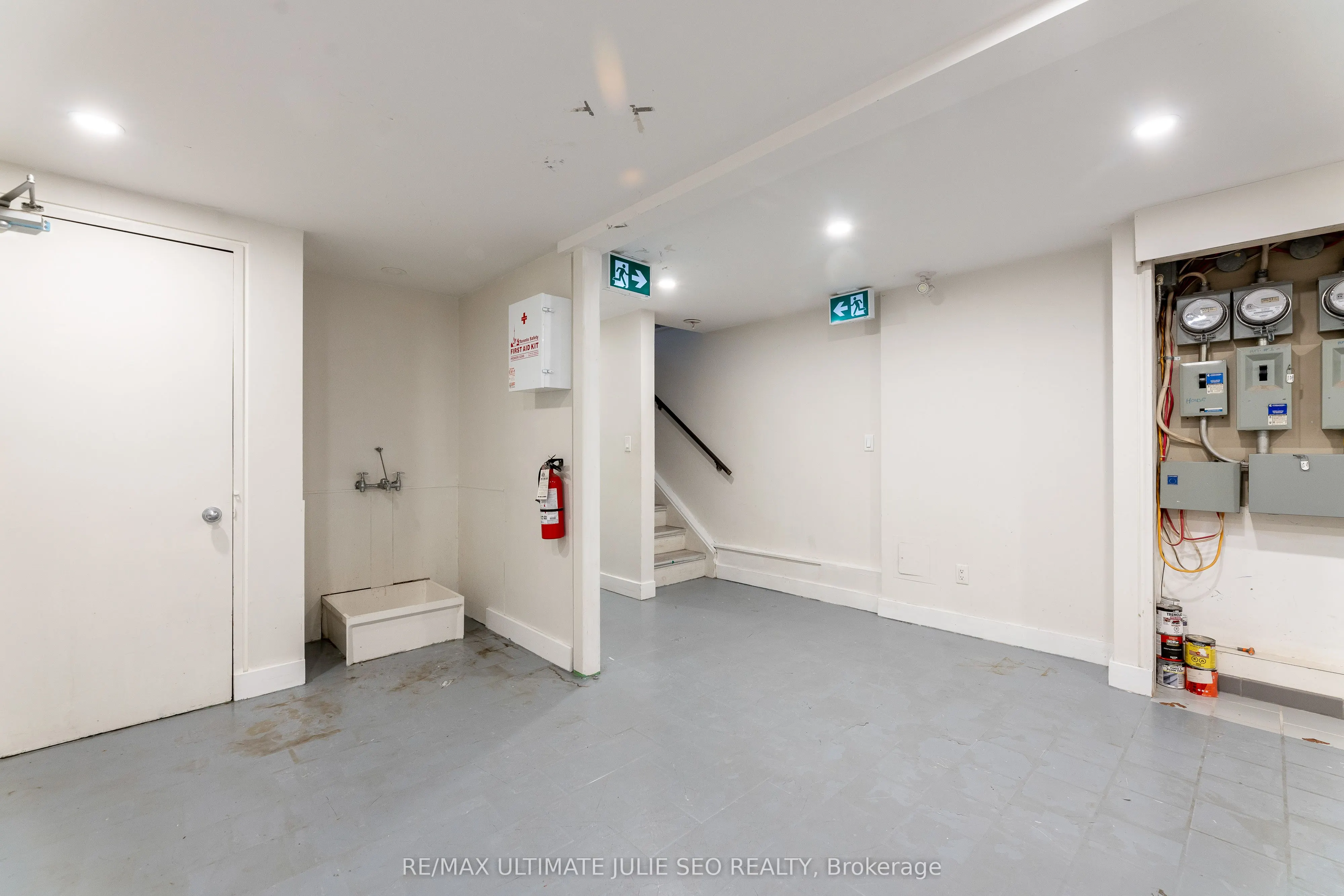 1164 Queen Street W