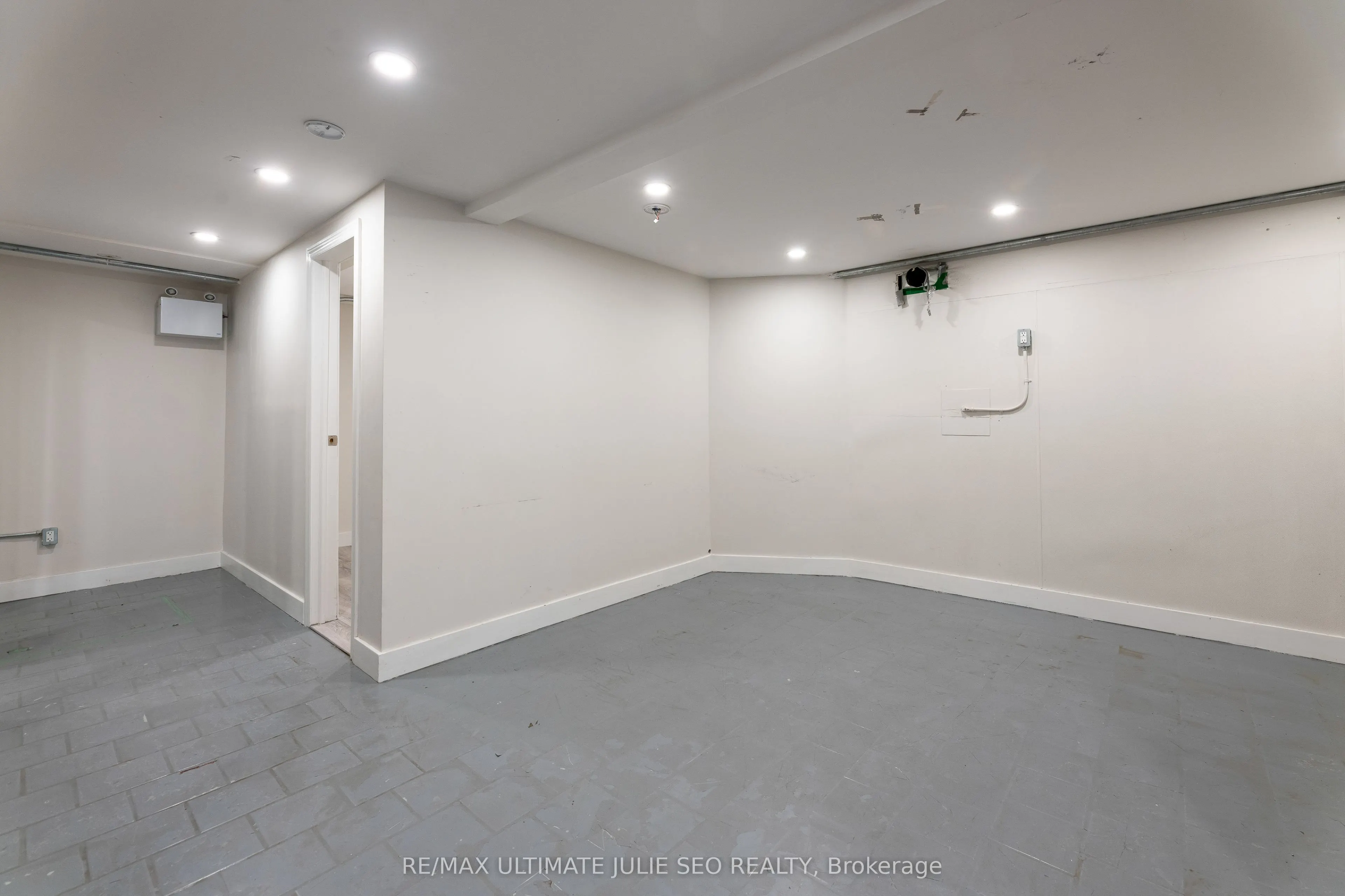 1164 Queen Street W