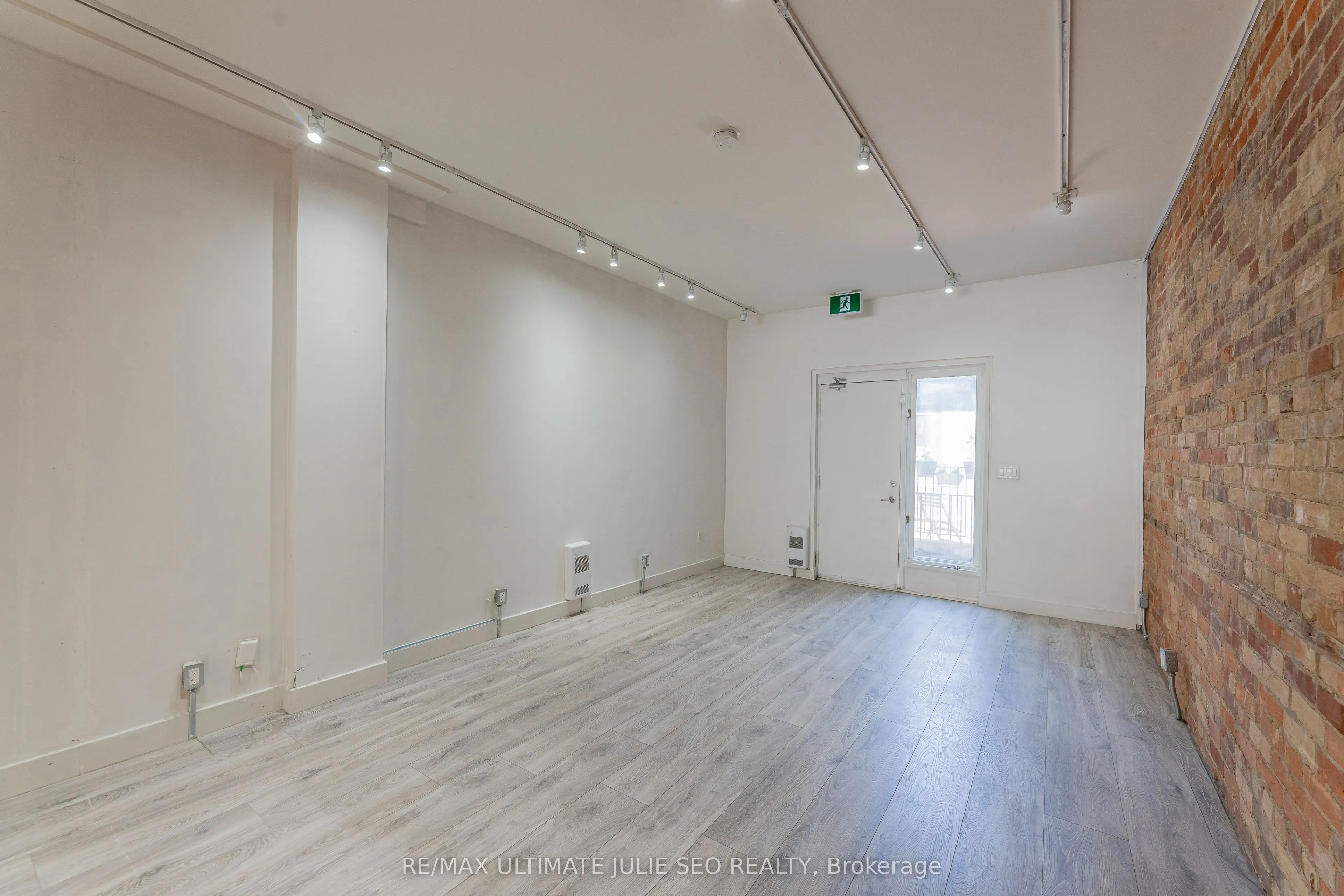 1164 Queen Street W