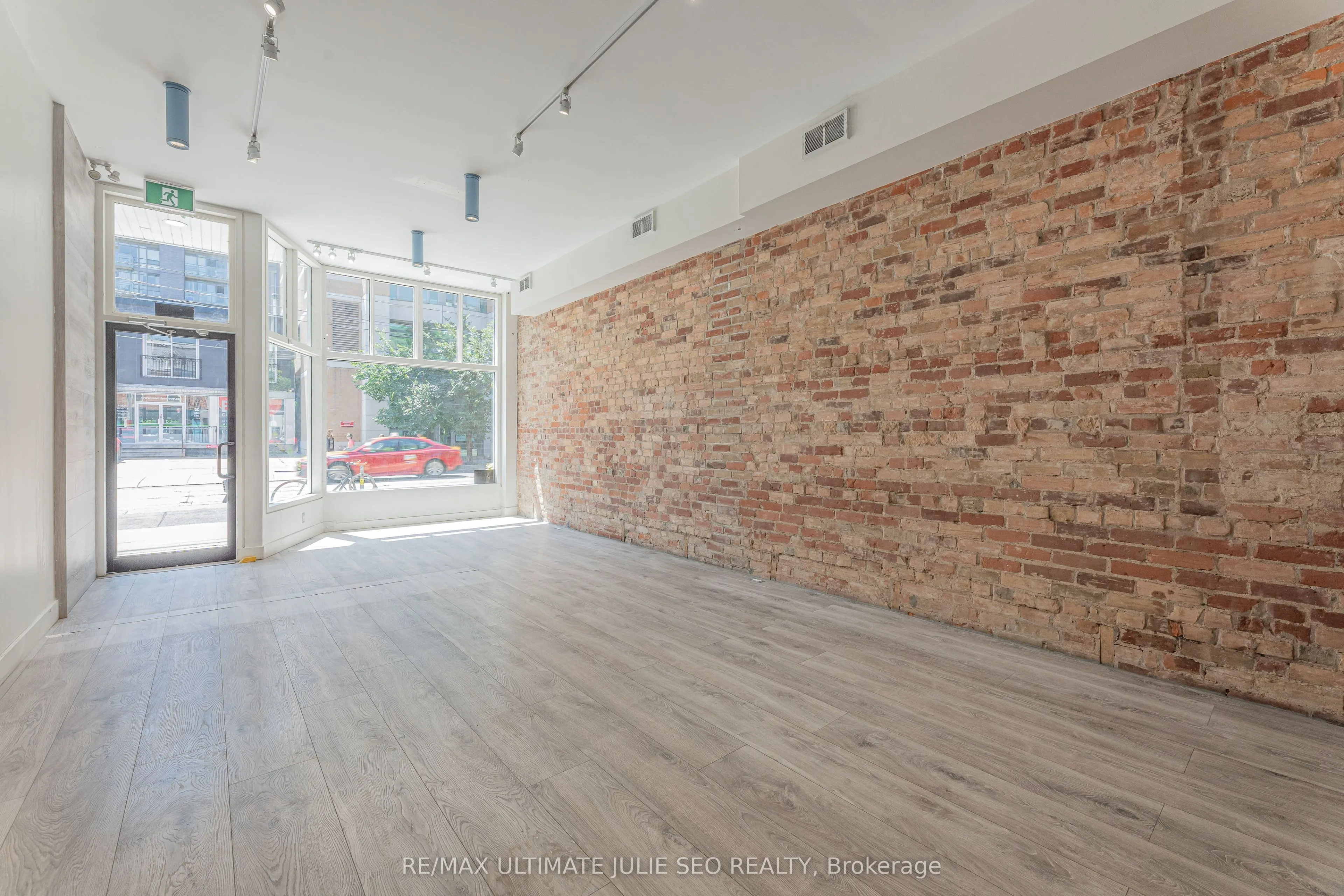 1164 Queen Street W