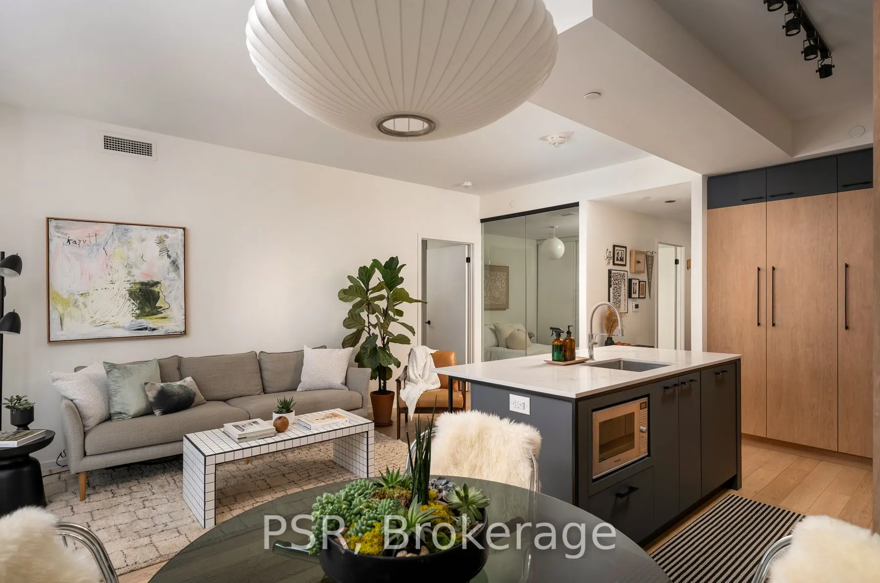 41 Dovercourt Road, #704