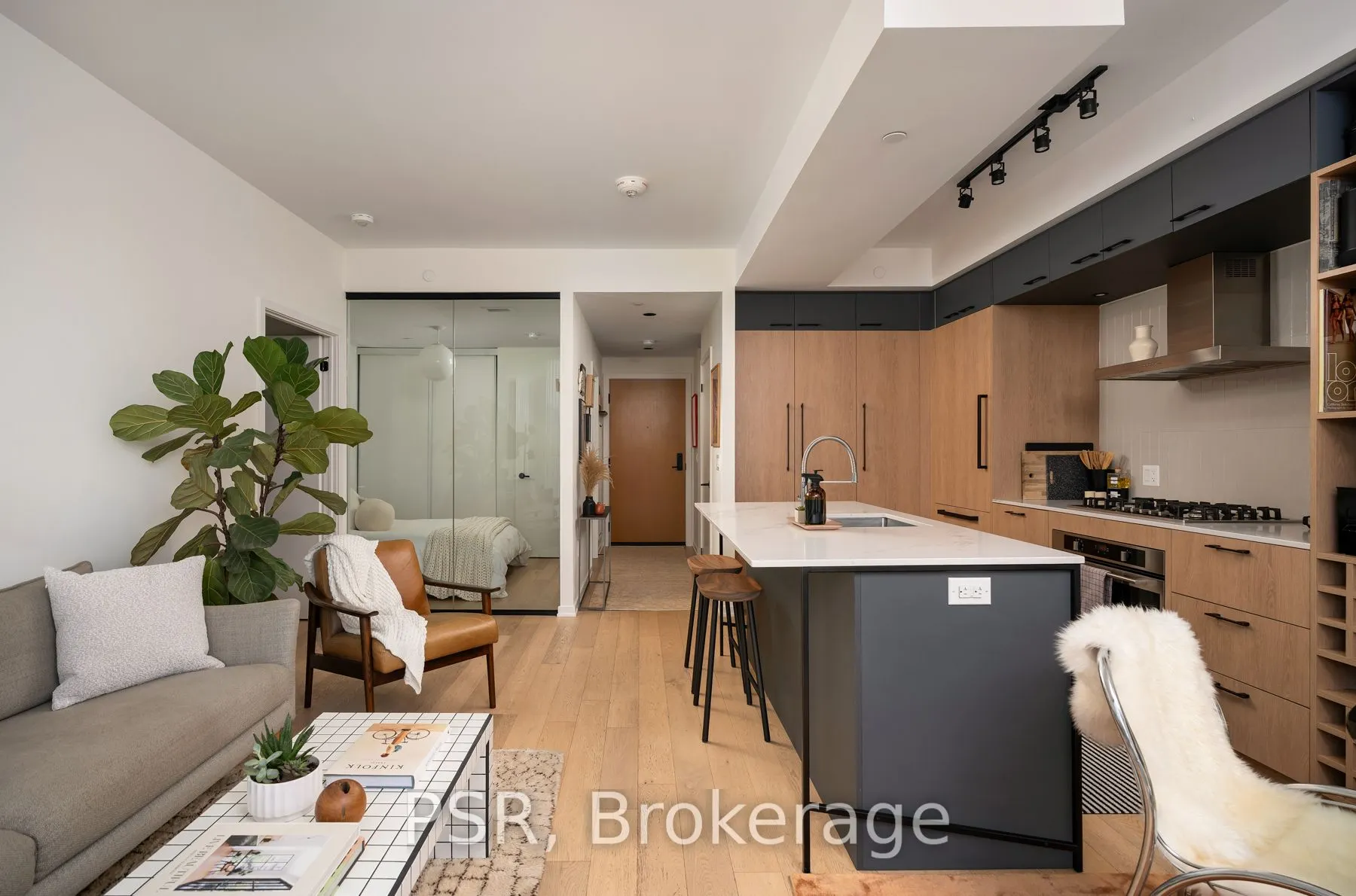 41 Dovercourt Road, #704