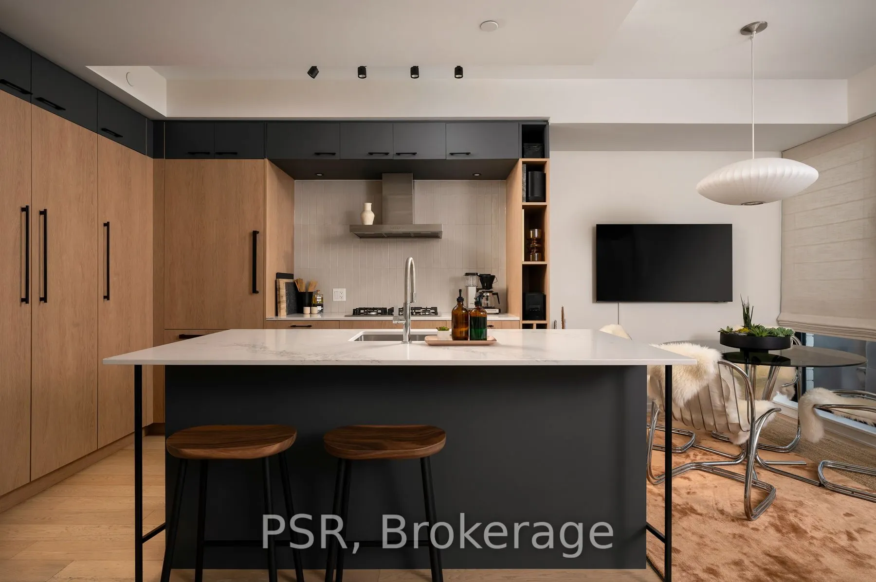 41 Dovercourt Road, #704