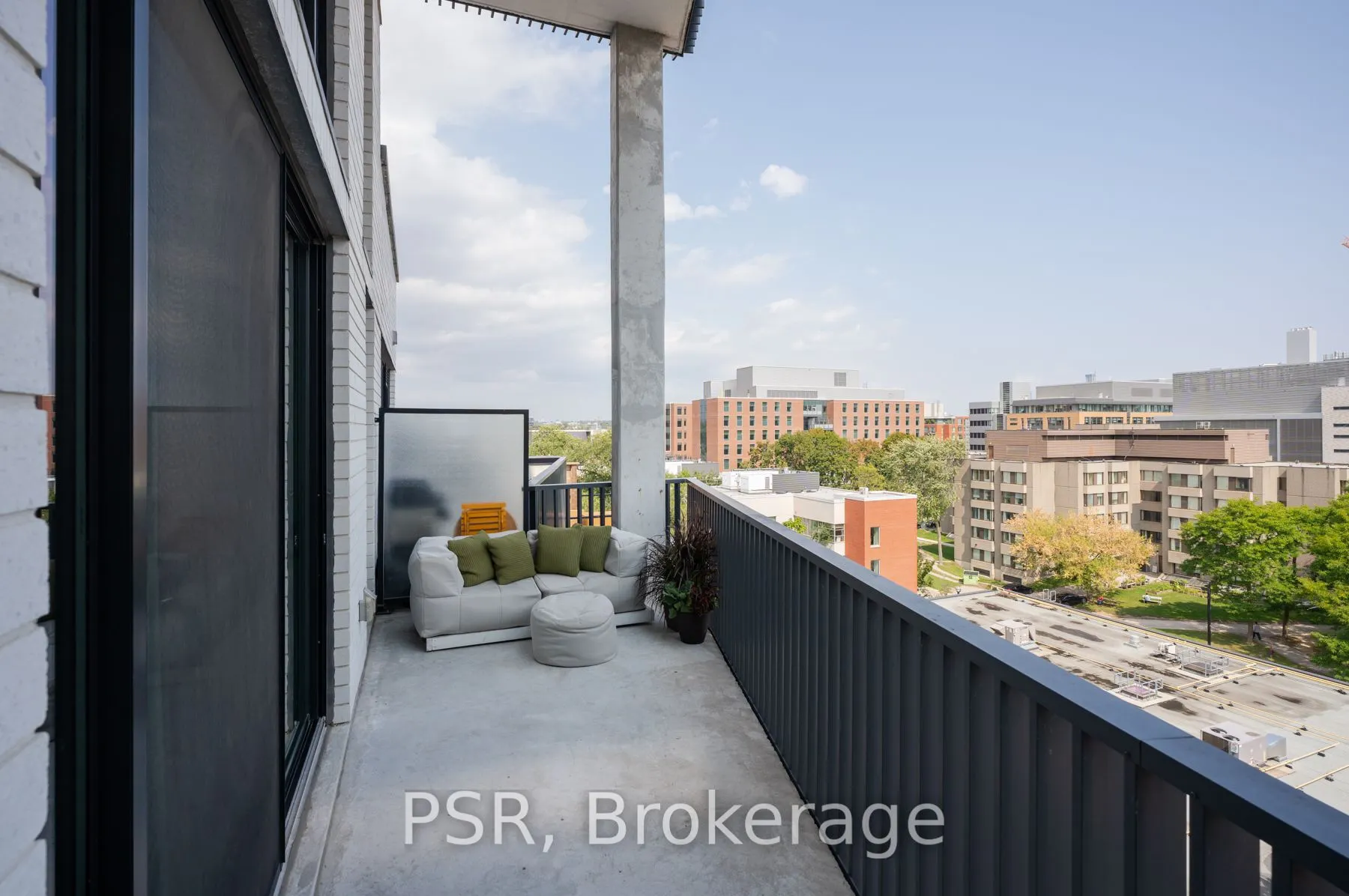 41 Dovercourt Road, #704