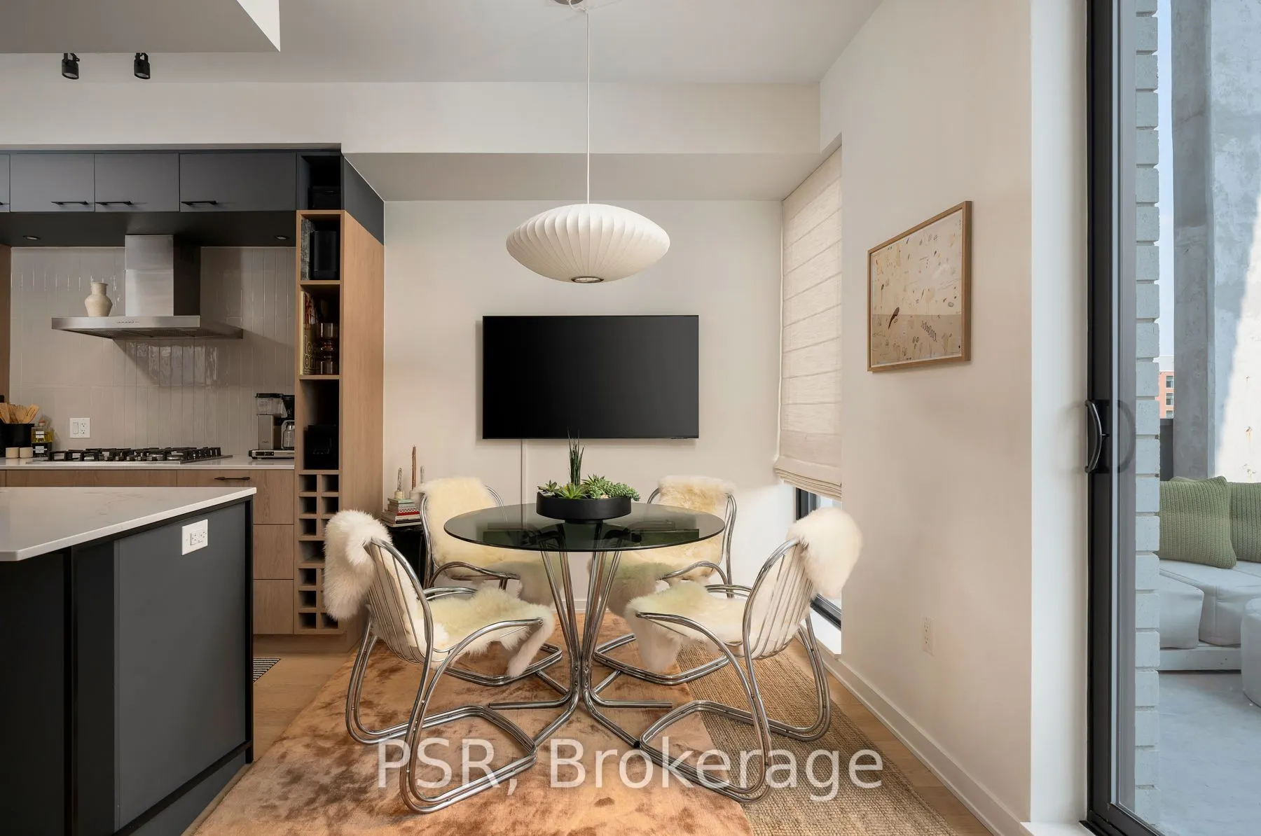 41 Dovercourt Road, #704