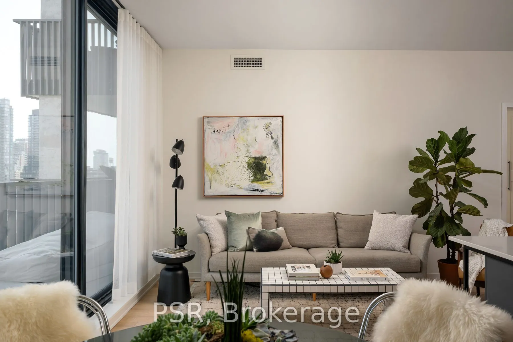 41 Dovercourt Road, #704