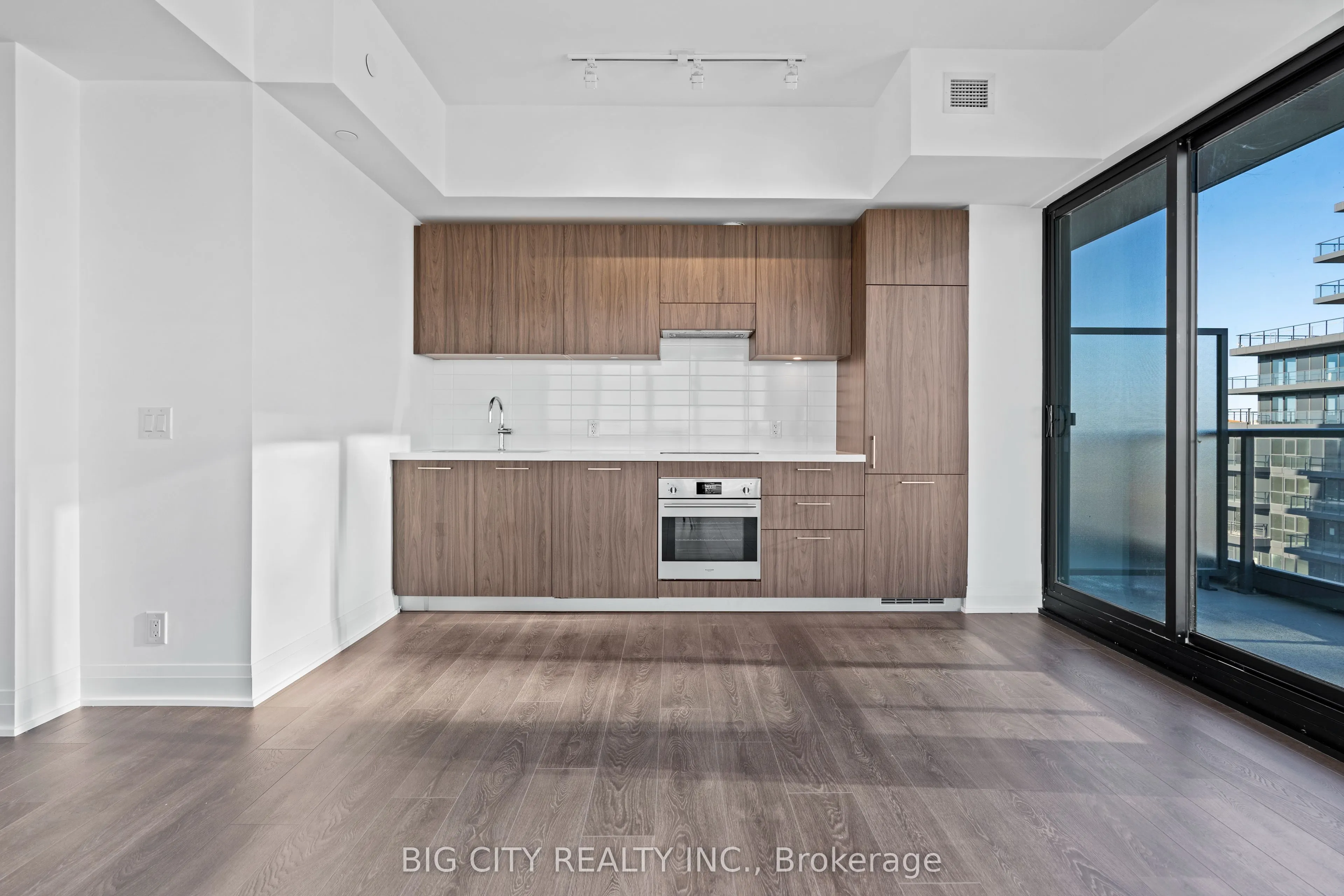 33 Frederick Todd Way, #1112