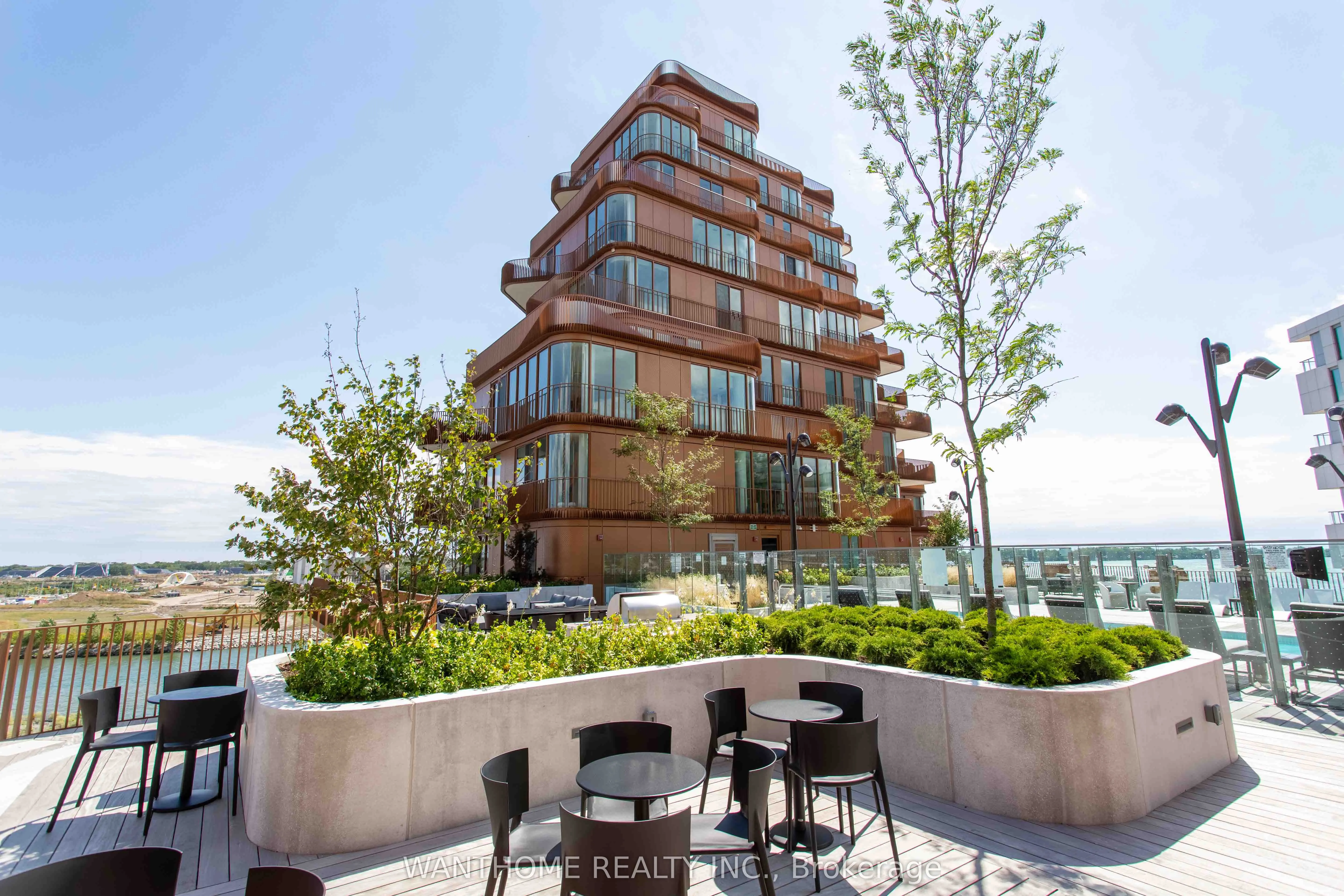 155 Merchants' Wharf, #LPH 11
