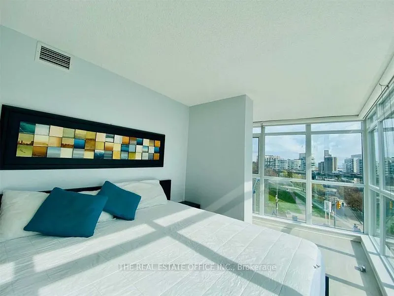151 Dan Leckie Way, #303