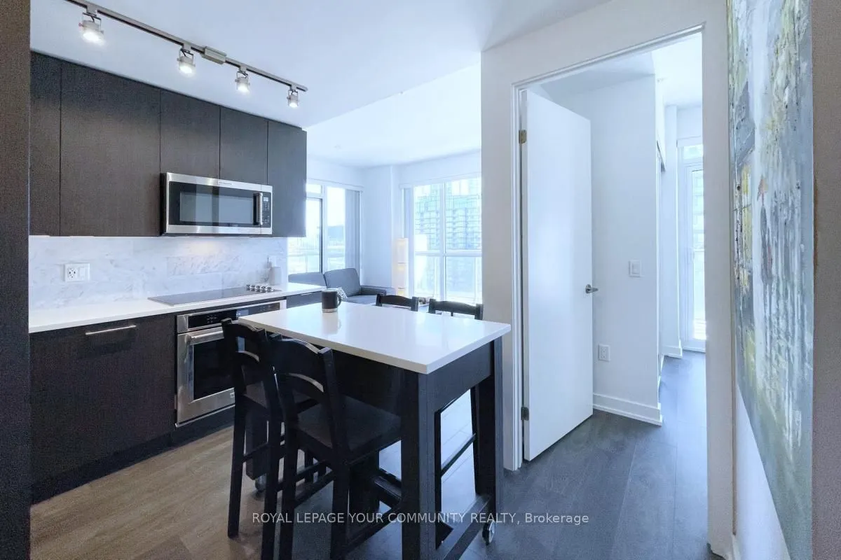 38 Iannuzzi Street, #1706