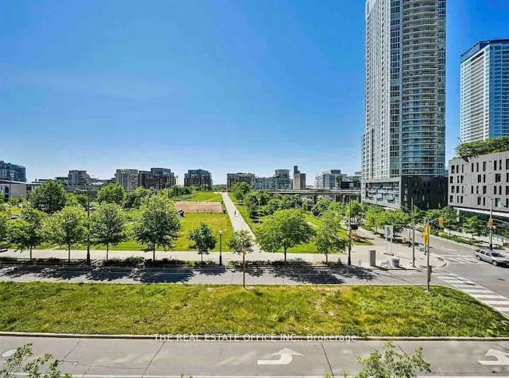 151 Dan Leckie Way, #702