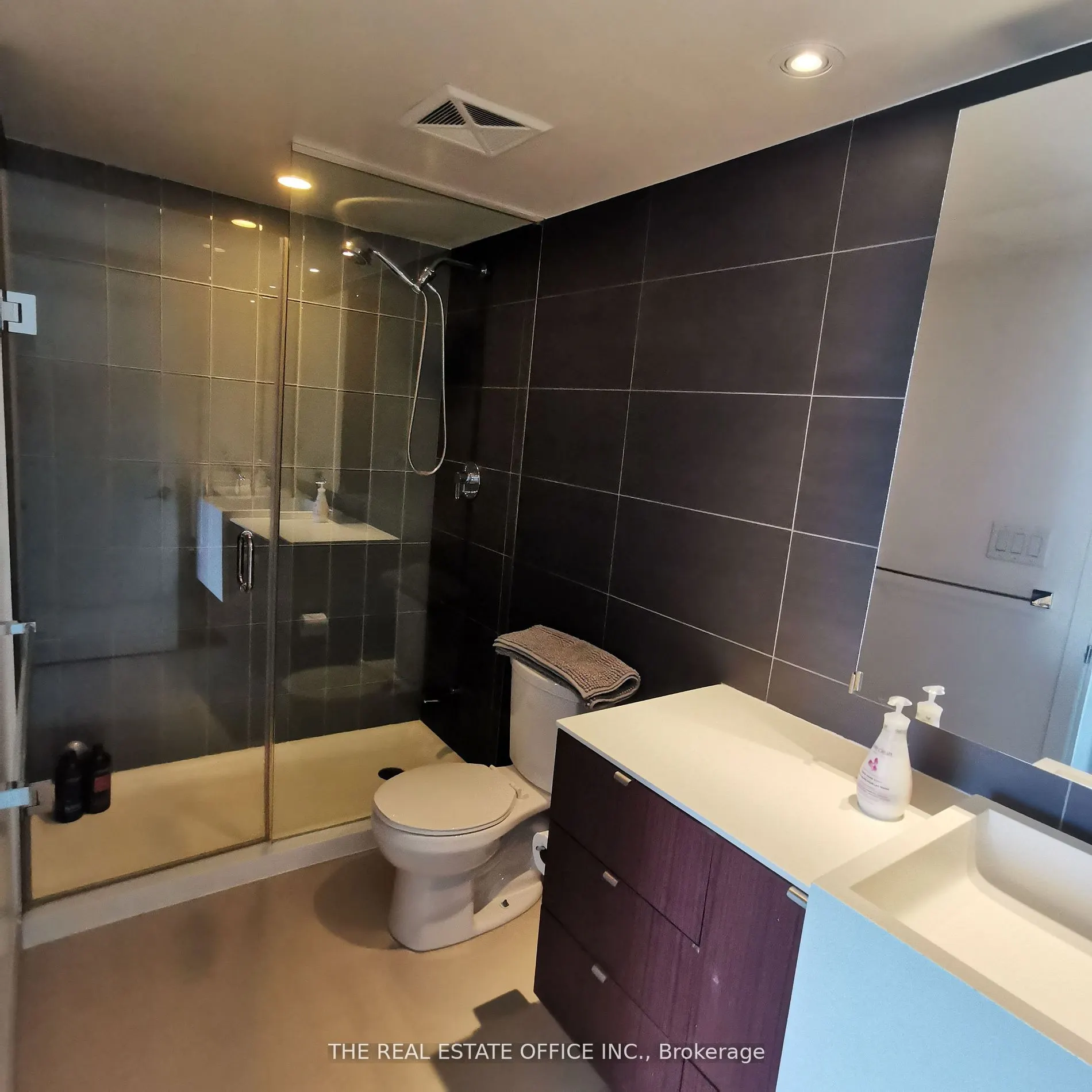 151 Dan Leckie Way, #702