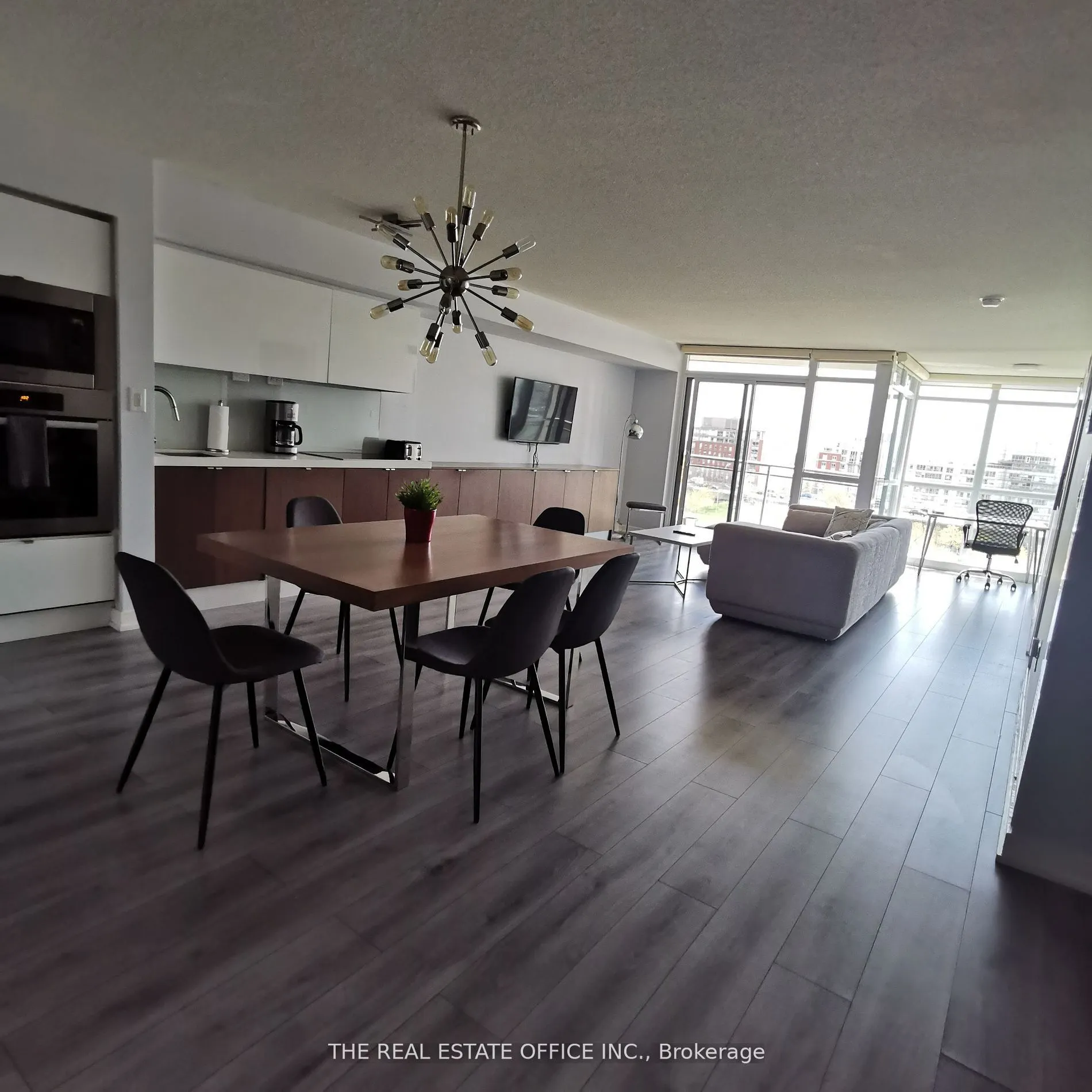 151 Dan Leckie Way, #702