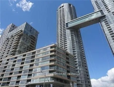 151 Dan Leckie Way, #702
