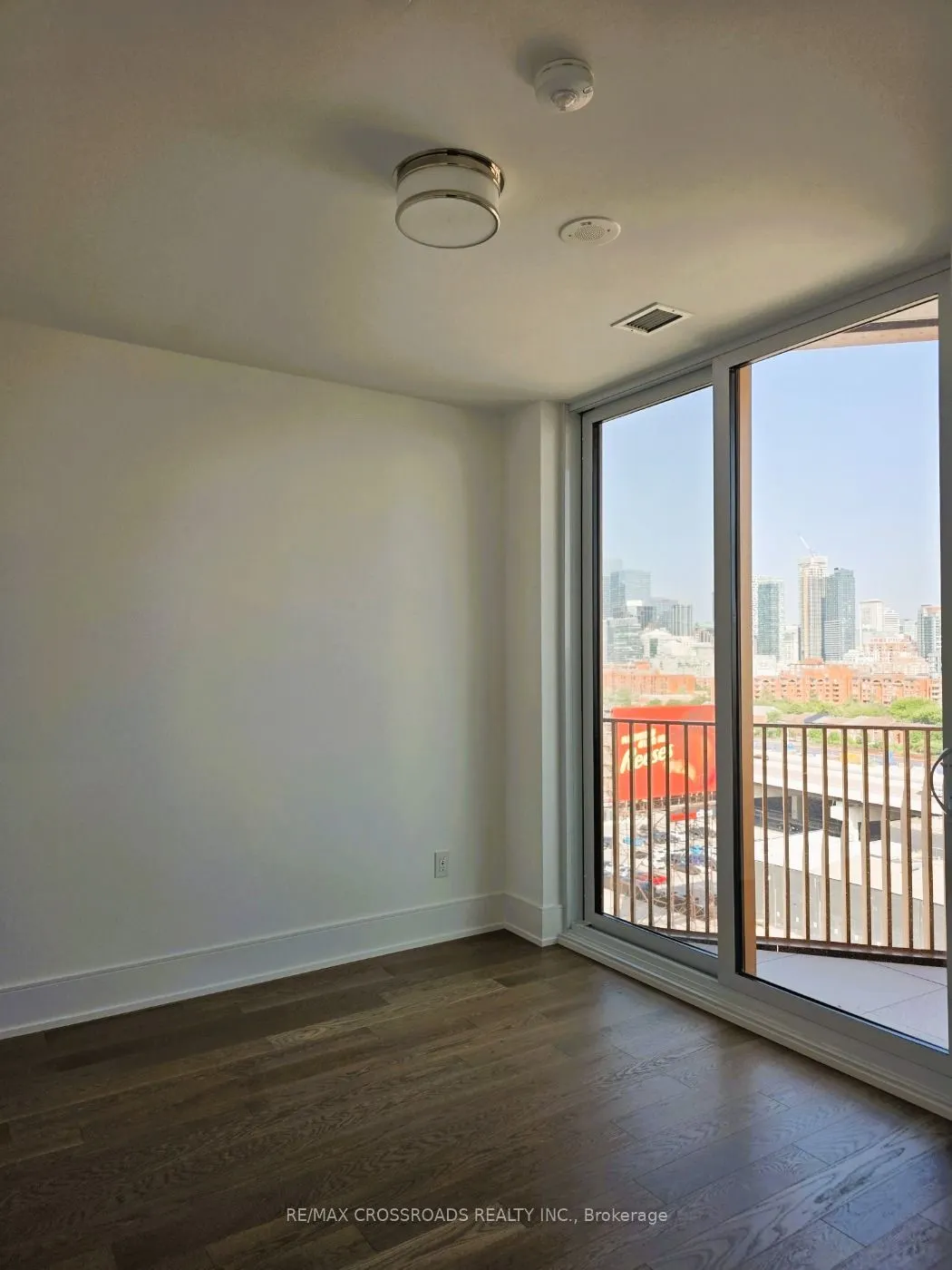155 Merchants' Wharf, #1029