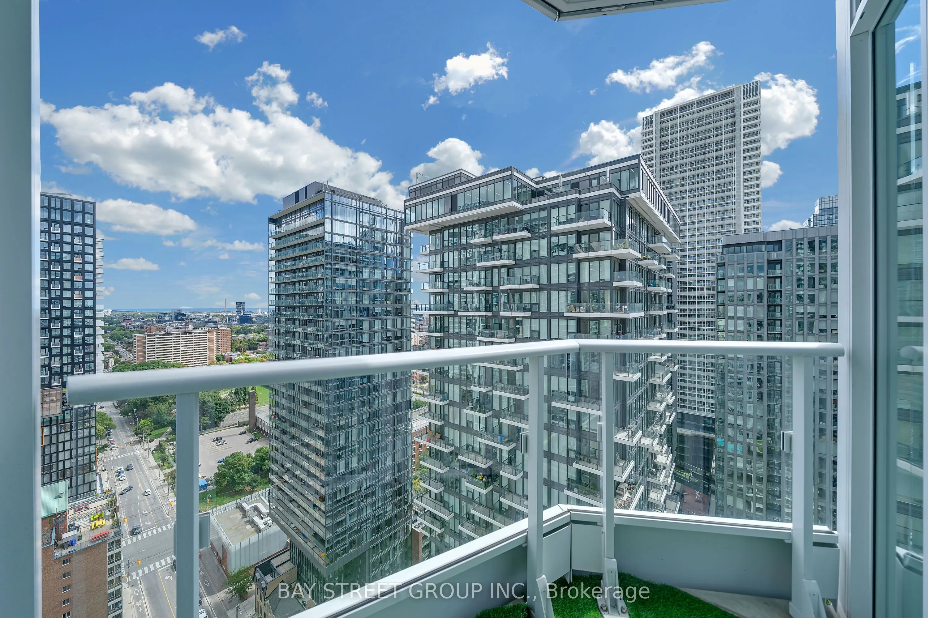 68 Shuter Street, #2802
