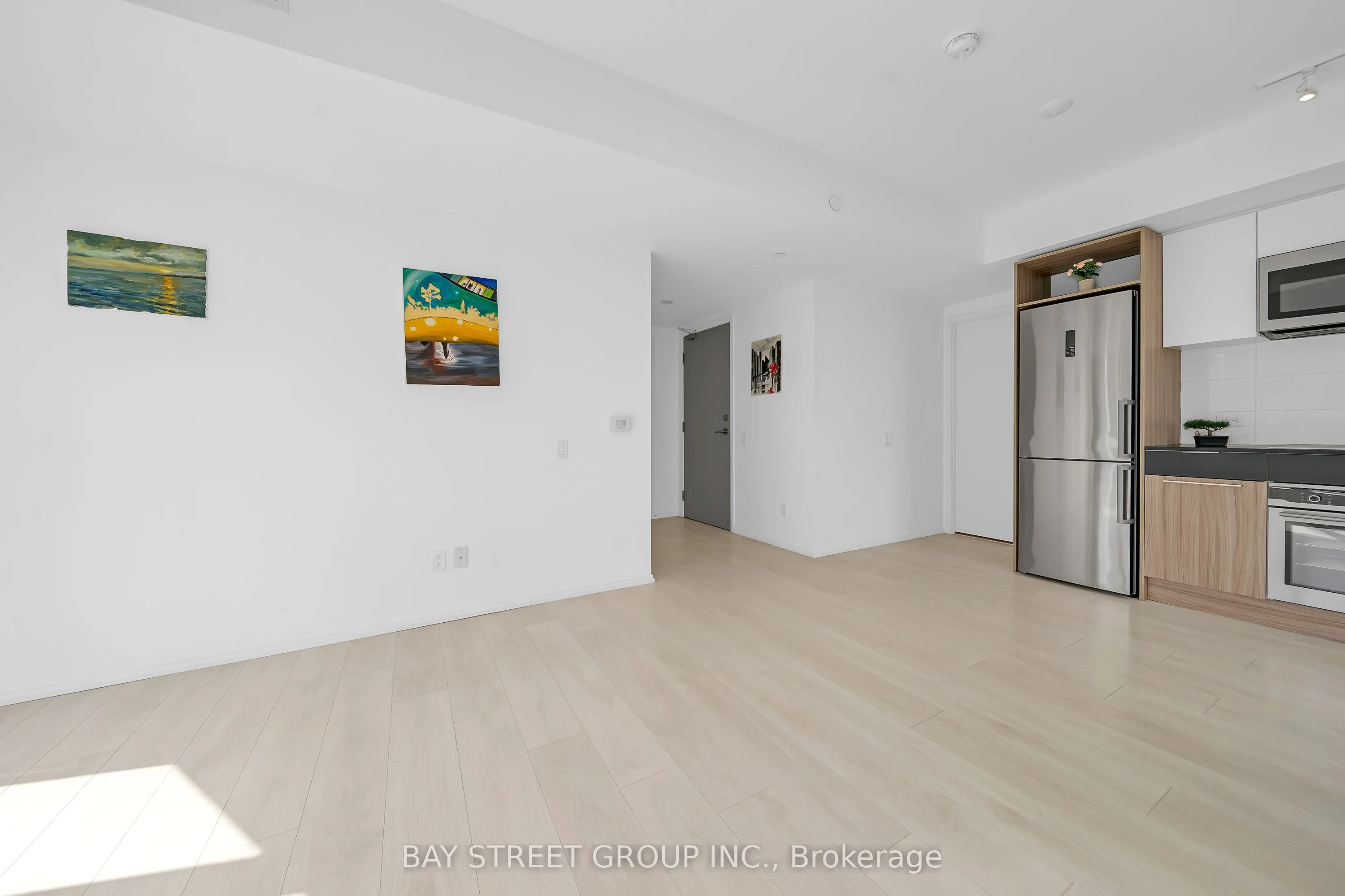 68 Shuter Street, #2802