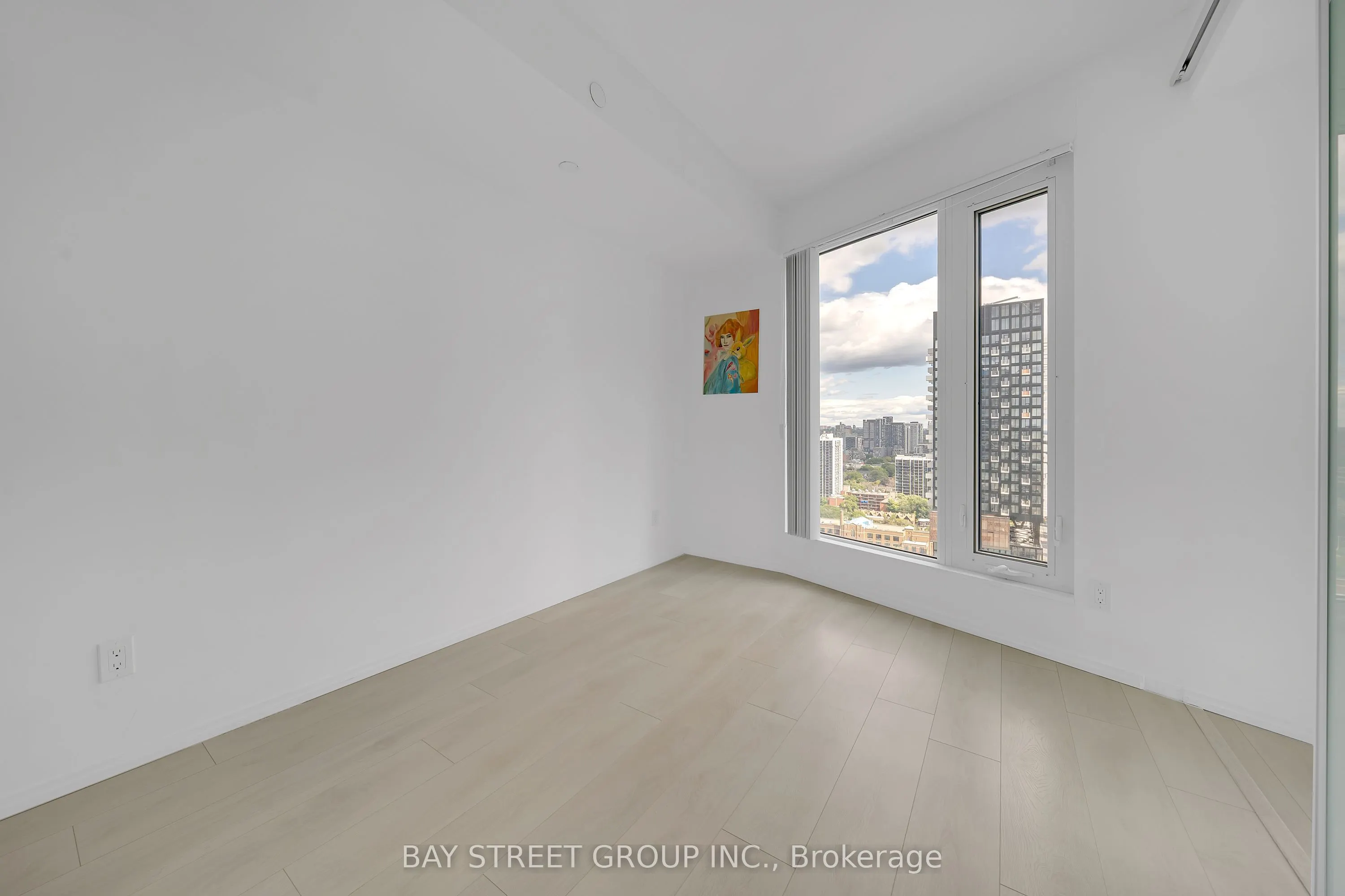 68 Shuter Street, #2802
