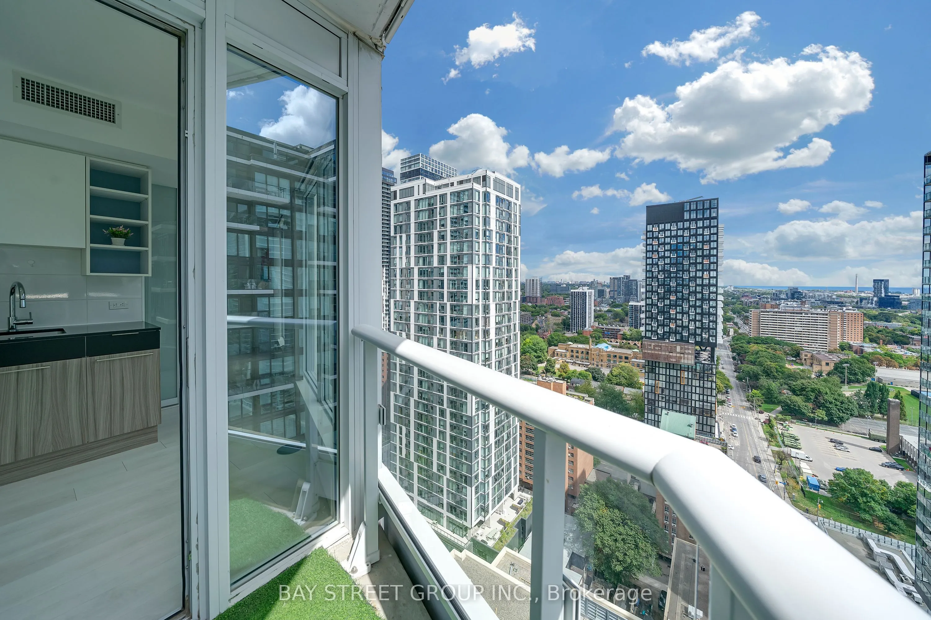 68 Shuter Street, #2802