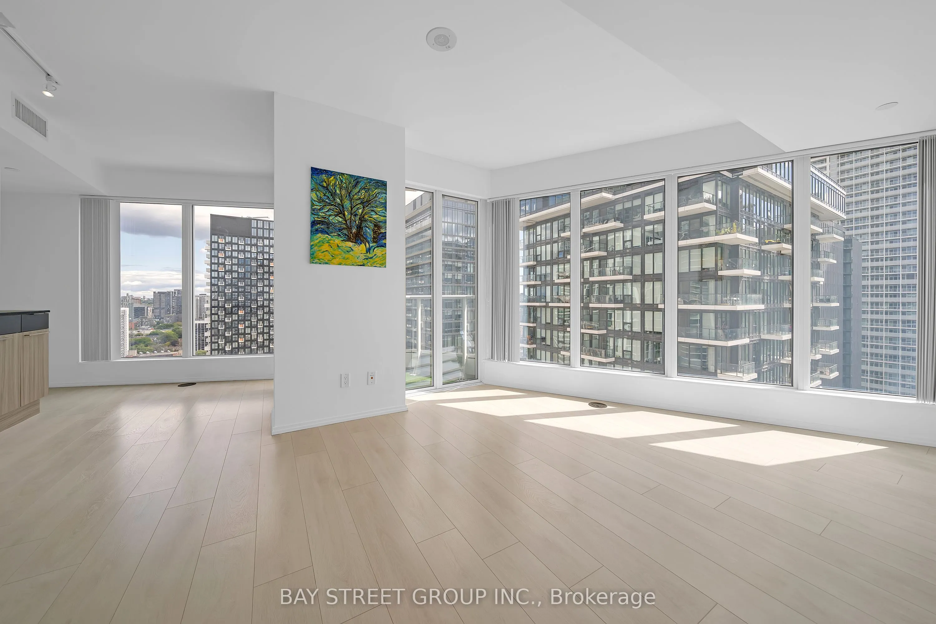 68 Shuter Street, #2802