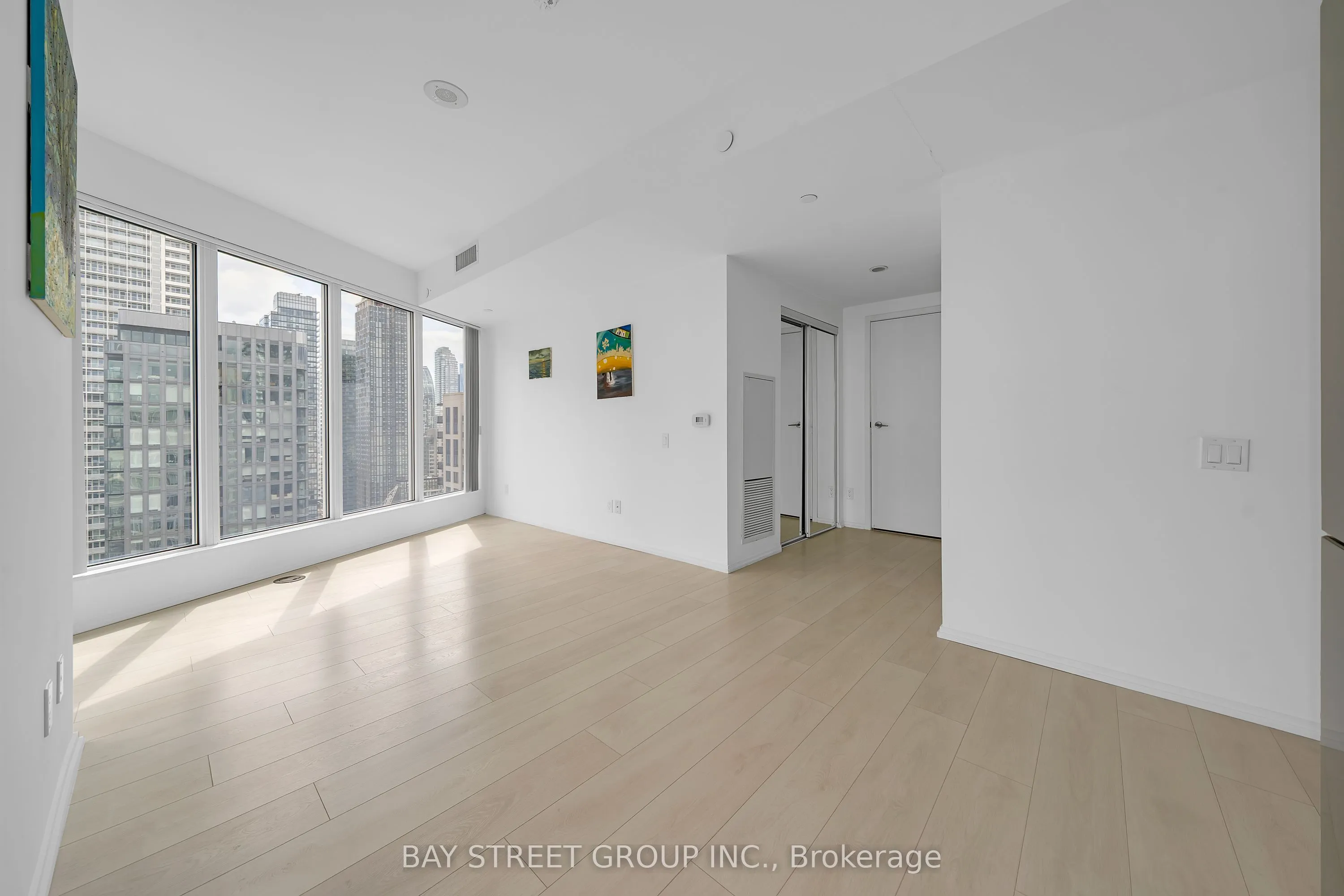 68 Shuter Street, #2802