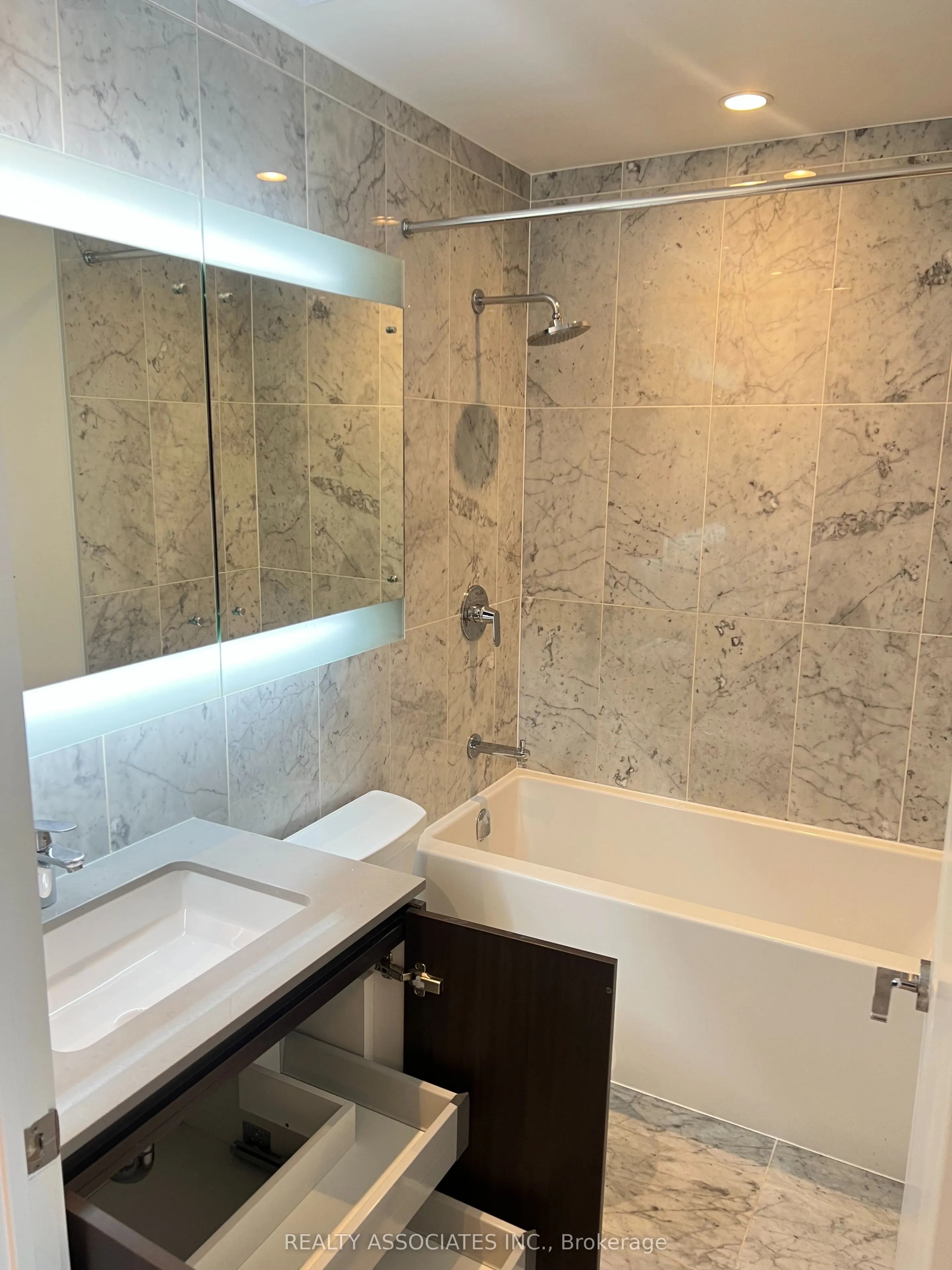80 Queens Wharf Road, #2108