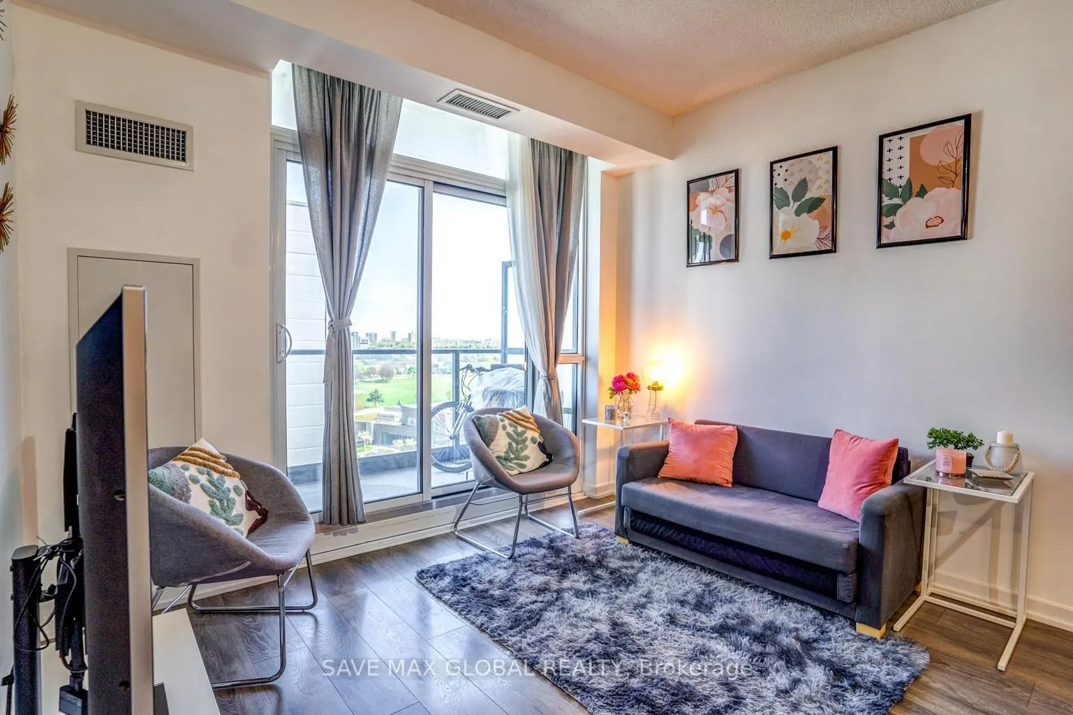 56 Forest Manor Road, #1010