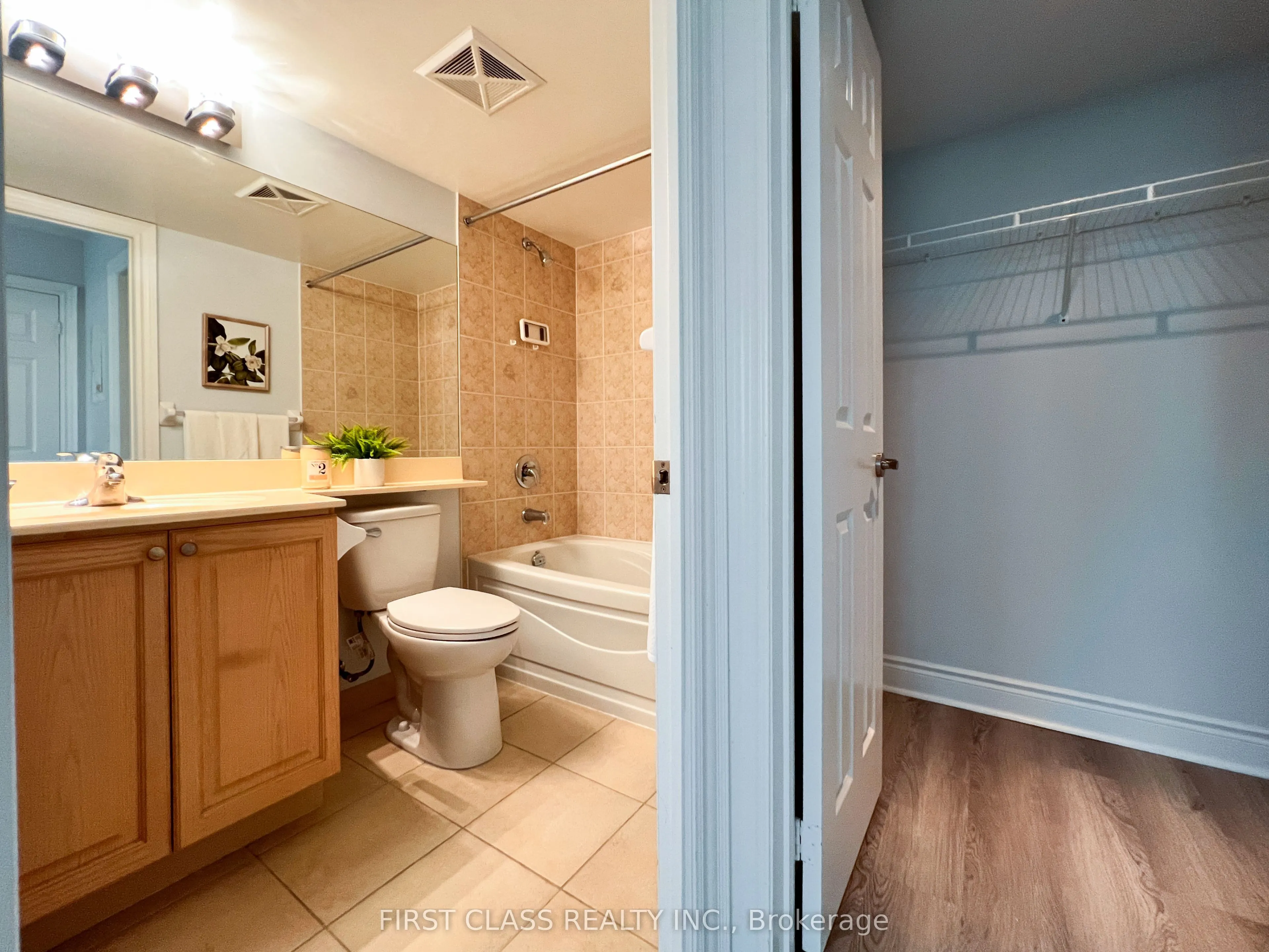 15 Greenview Avenue, #814