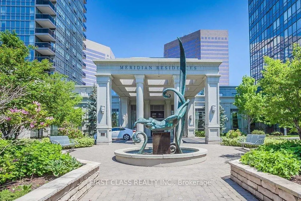 15 Greenview Avenue, #814