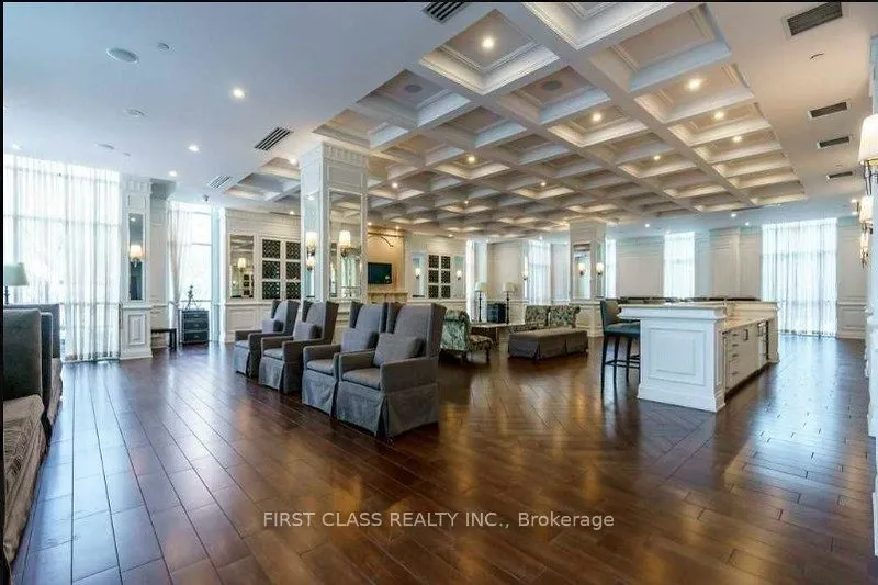 15 Greenview Avenue, #814