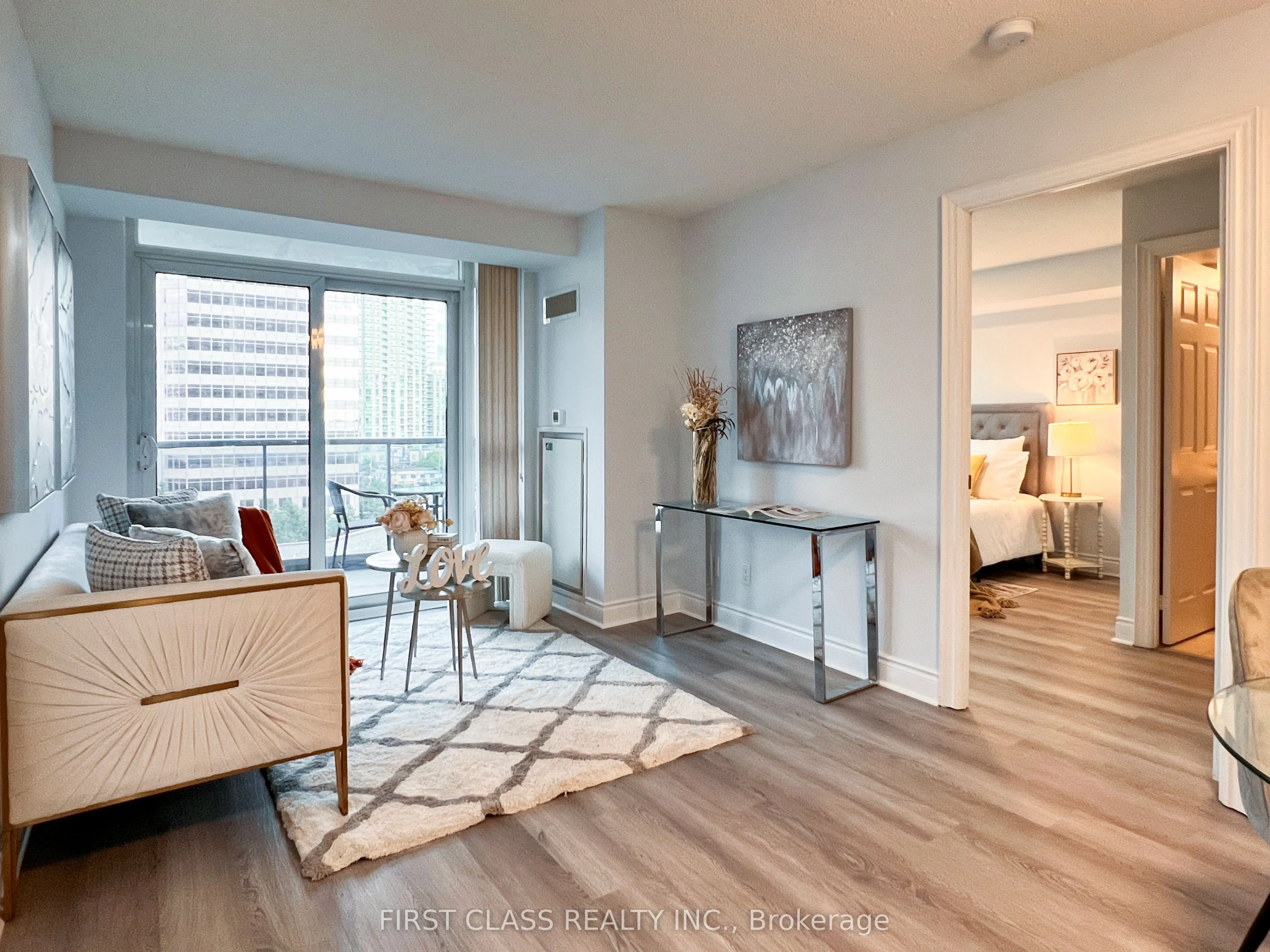 15 Greenview Avenue, #814