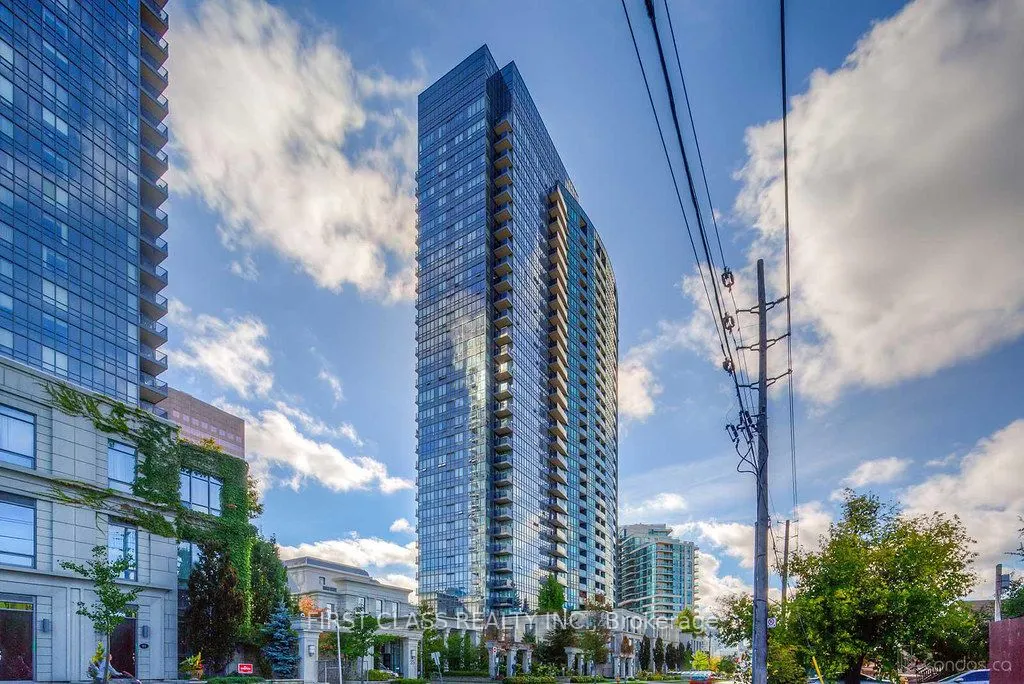 15 Greenview Avenue, #814